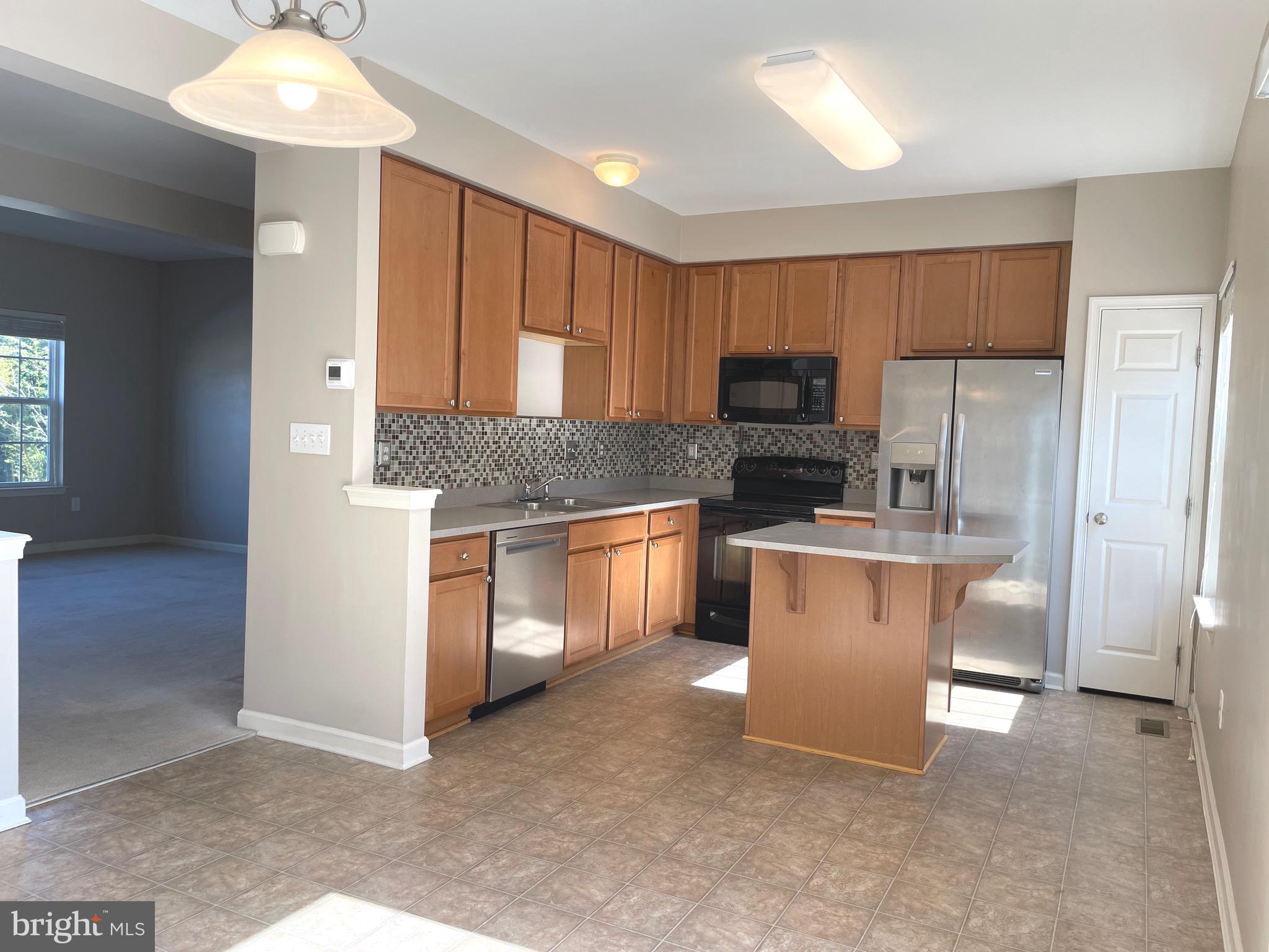 CHAMBERS HILL COMMONS - Residential Lease