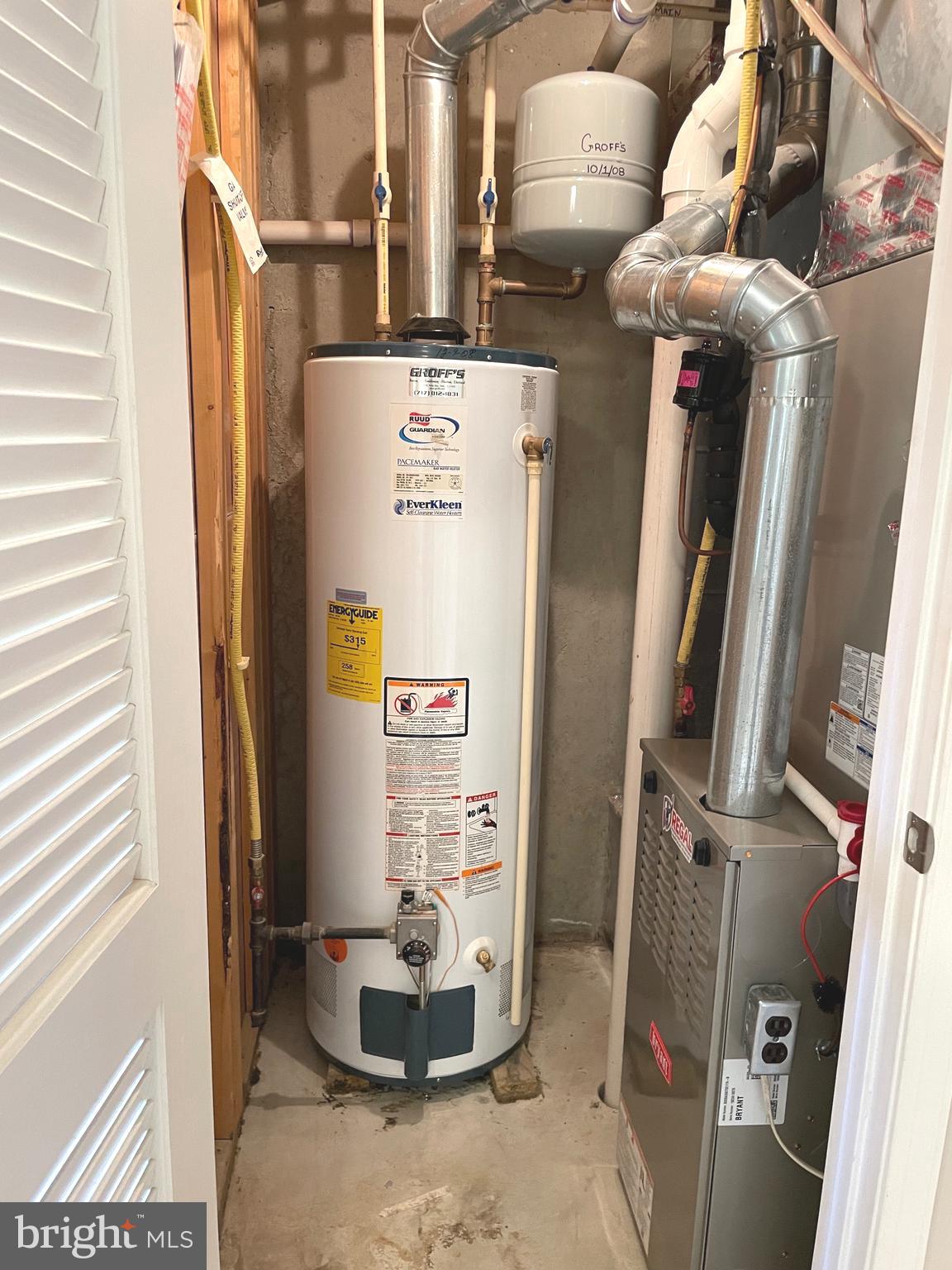 CHAMBERS HILL COMMONS - Residential Lease