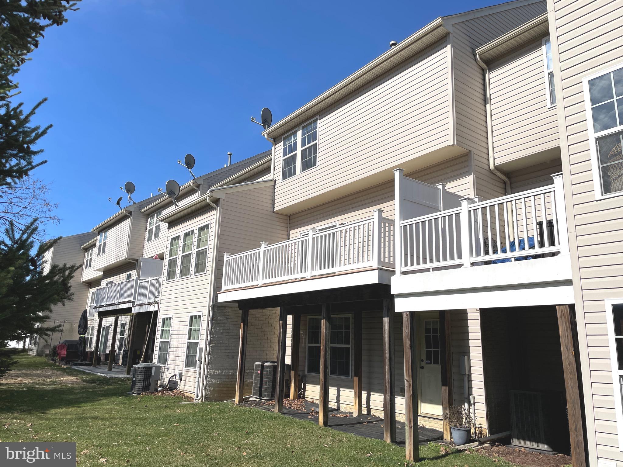 CHAMBERS HILL COMMONS - Residential Lease