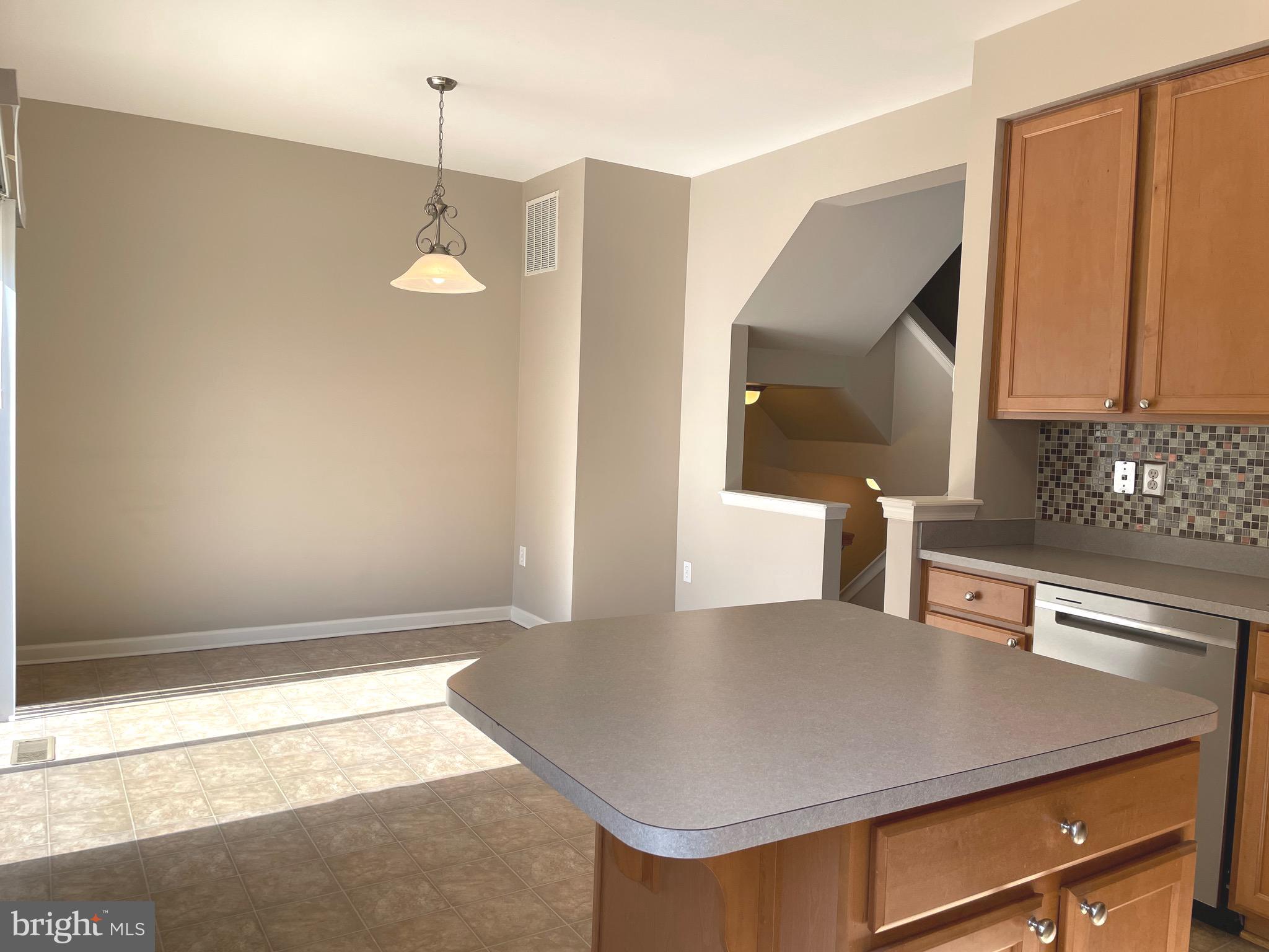 CHAMBERS HILL COMMONS - Residential Lease