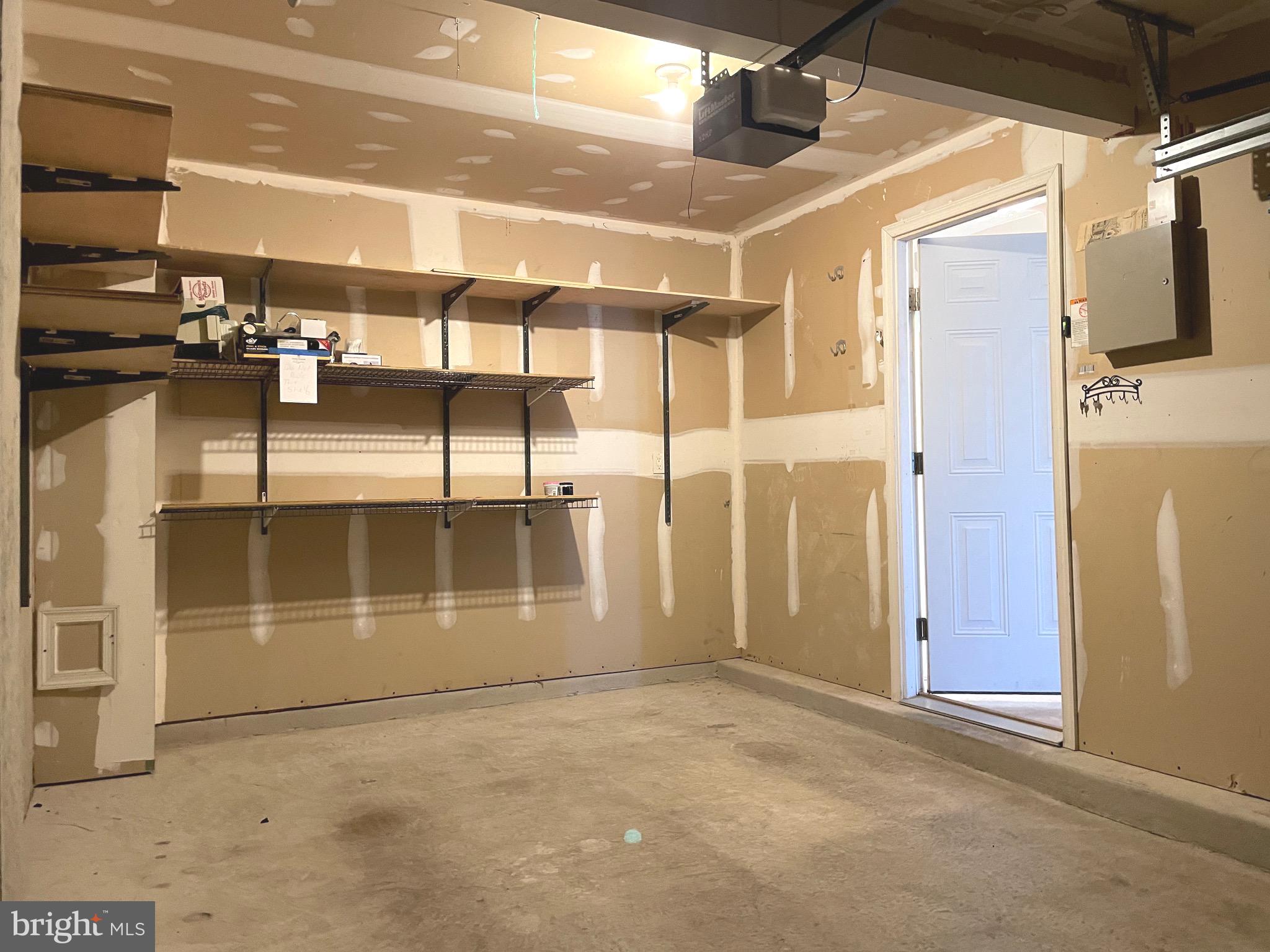 CHAMBERS HILL COMMONS - Residential Lease