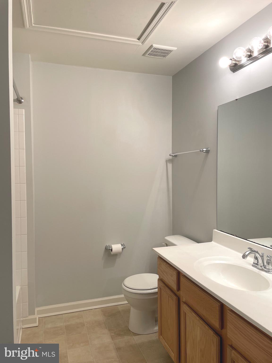 CHAMBERS HILL COMMONS - Residential Lease