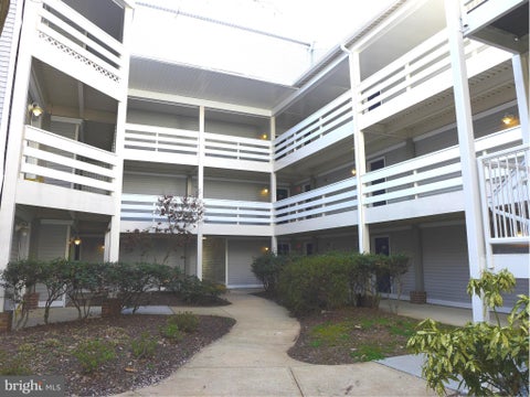 Condo For Rent - 10302 Appalachian Circle #8-305<br/> OAKTON, VA 22124