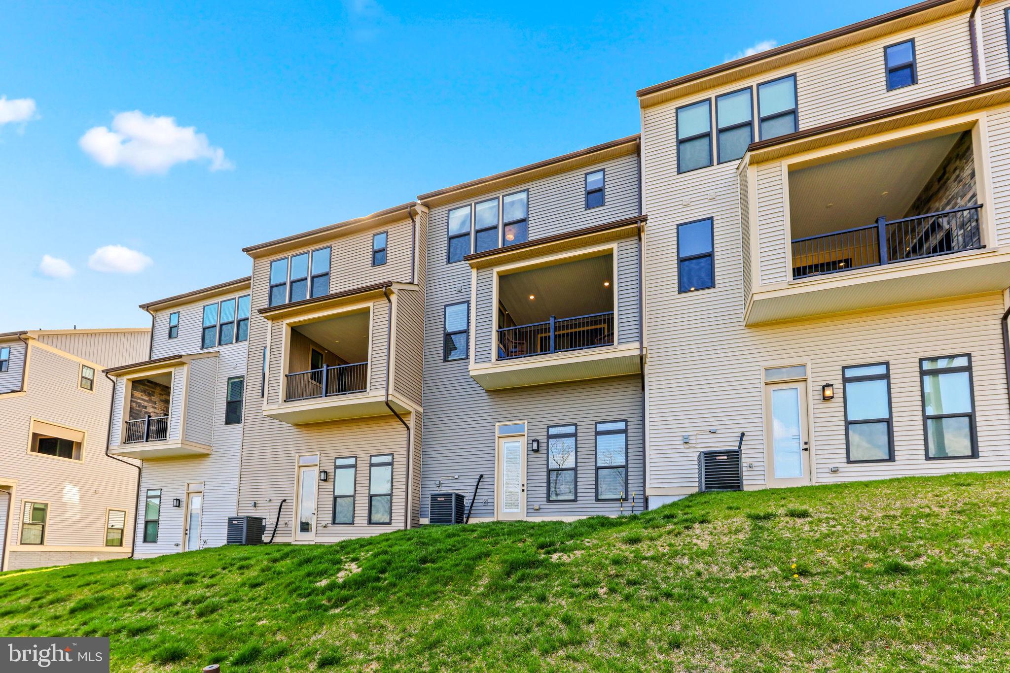 LONGVIEW RIDGE - Residential