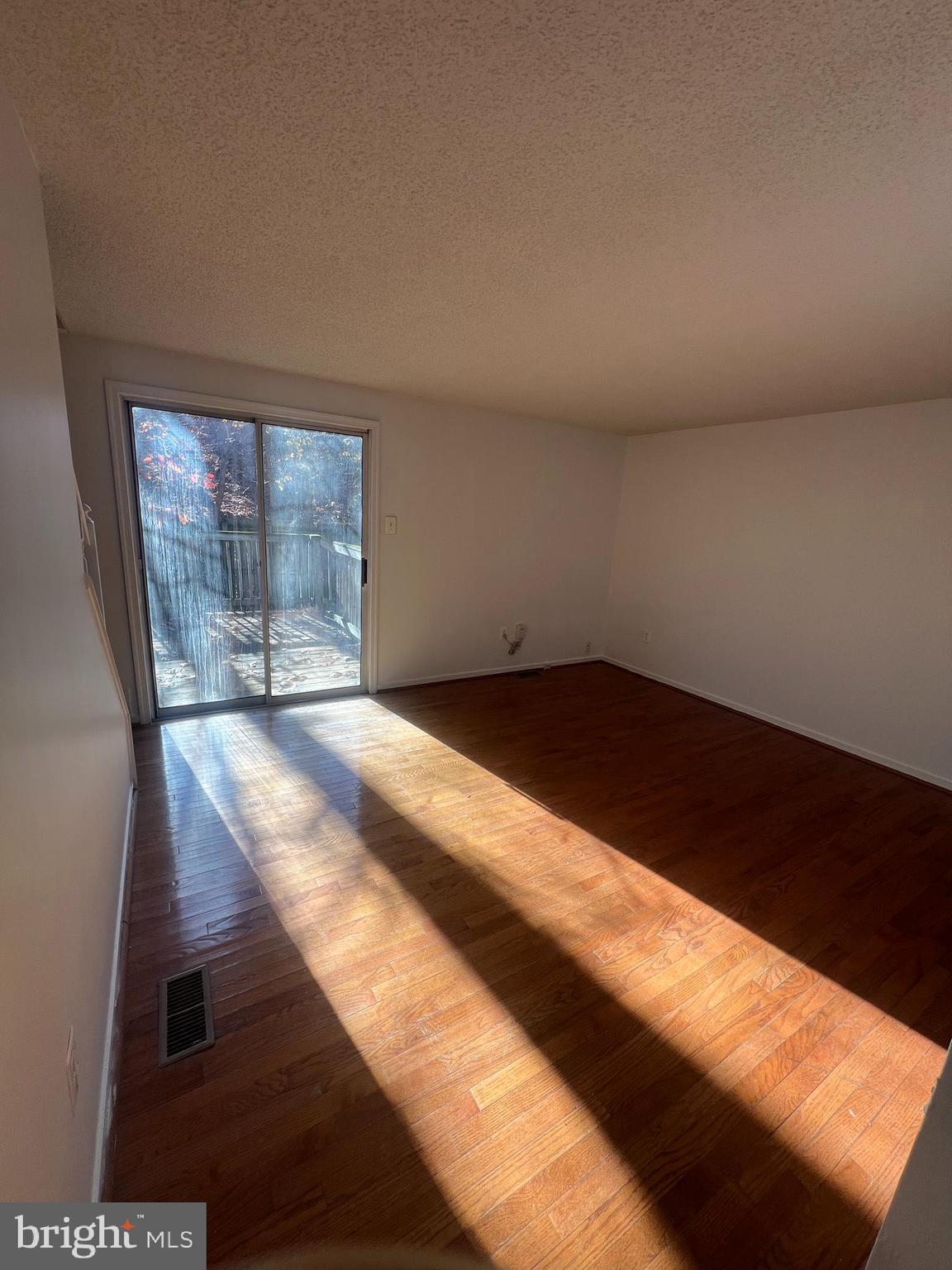 CANTERBURY VILLAGE - Residential Lease