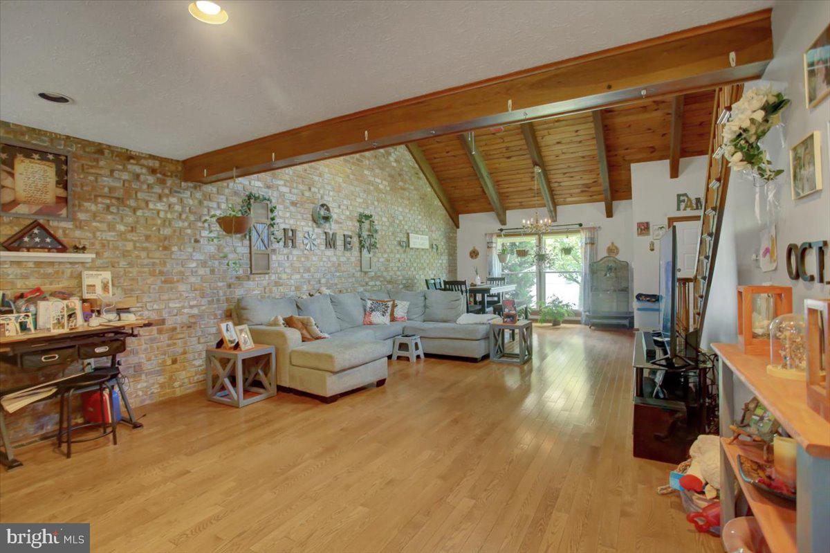 73 BROOKMEADOW LANE