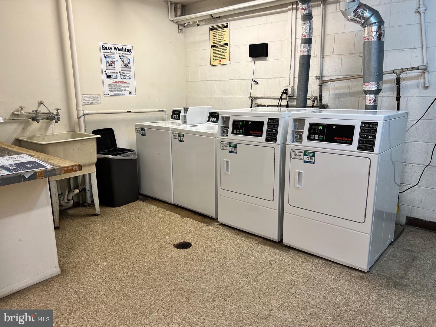 FALLS PLAZA - Residential Lease