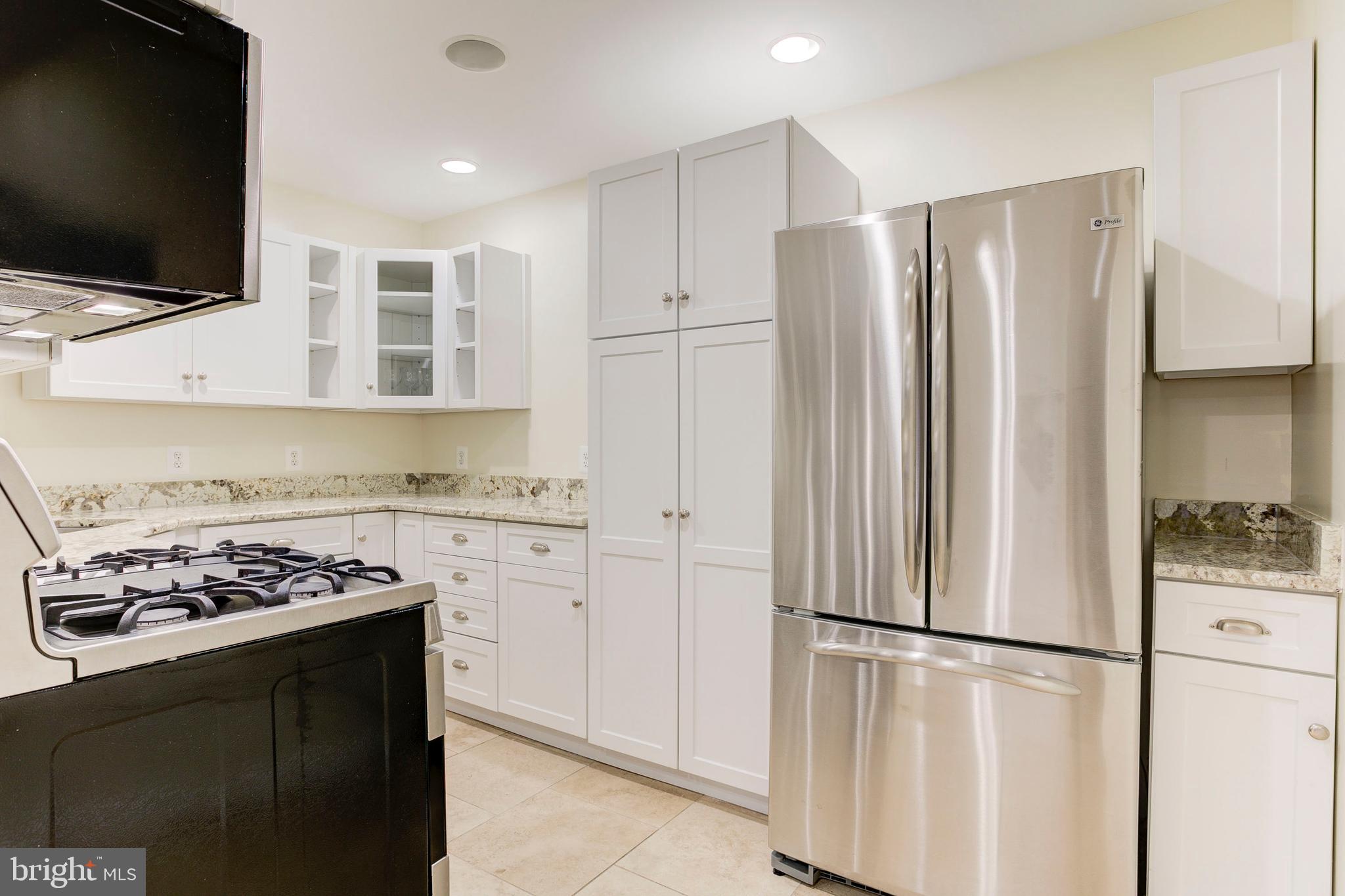 FALLS PLAZA - Residential Lease