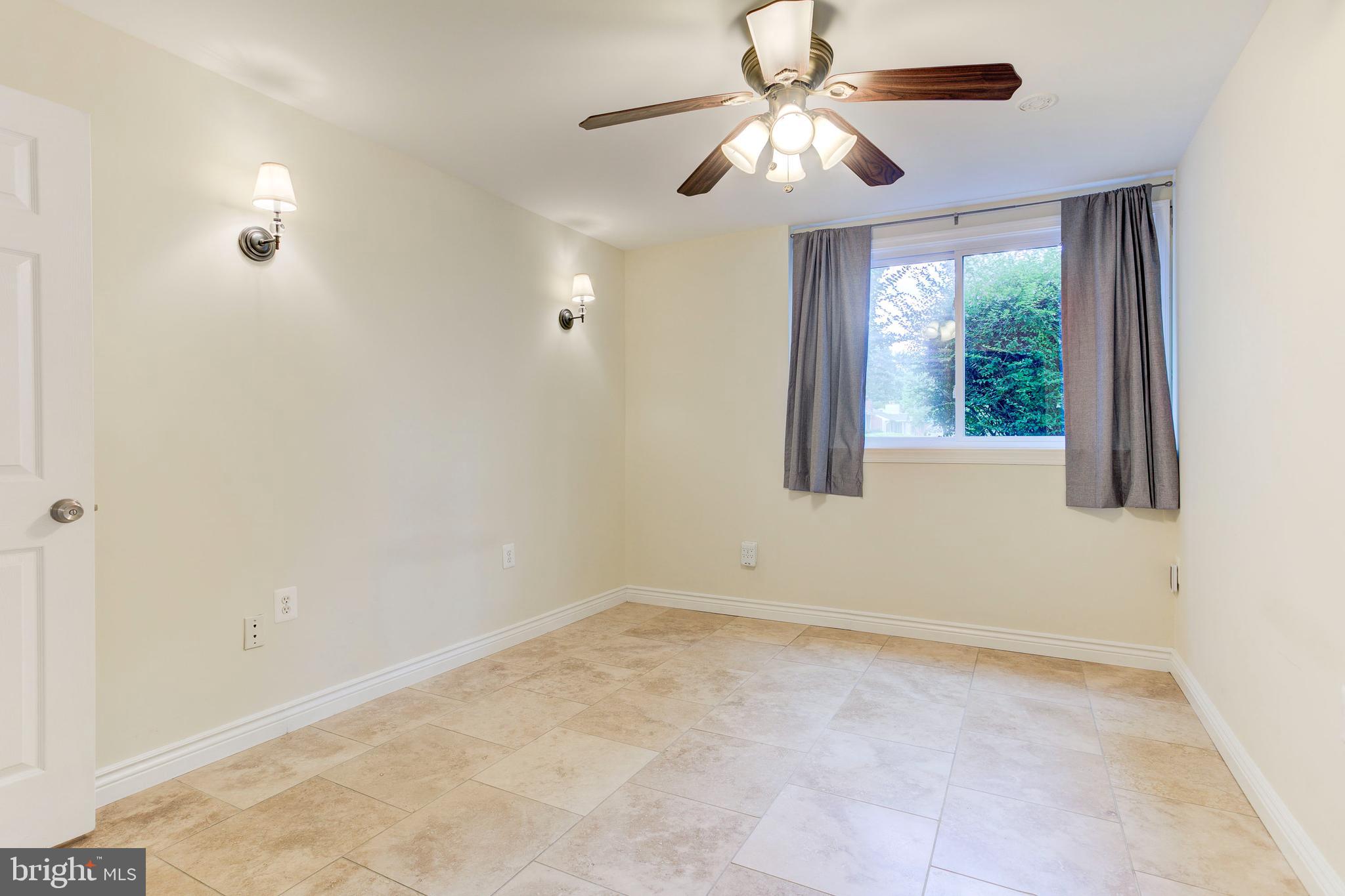 FALLS PLAZA - Residential Lease