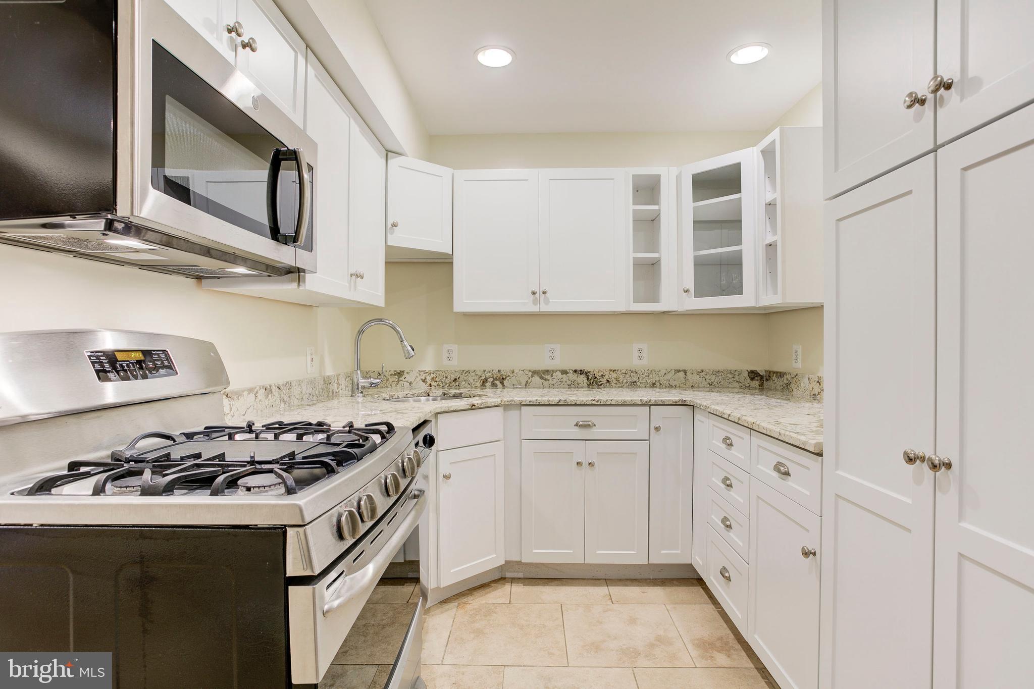 FALLS PLAZA - Residential Lease