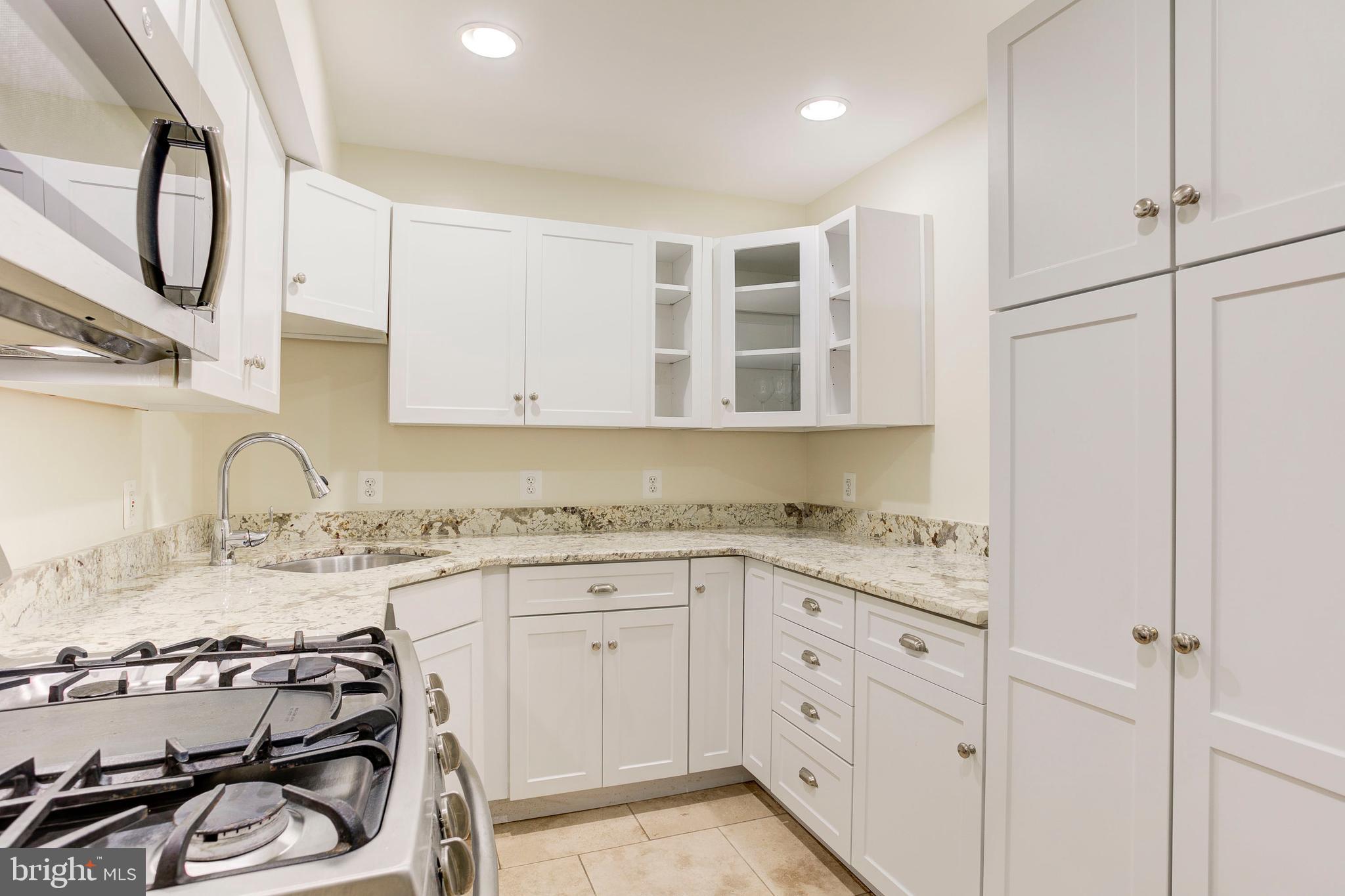 FALLS PLAZA - Residential Lease