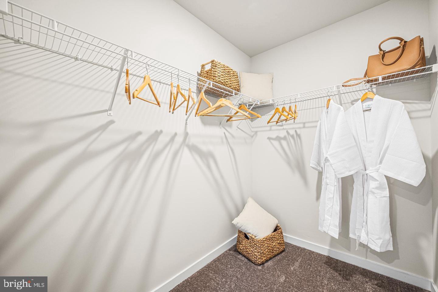 RIVER POINTE - Residential Lease