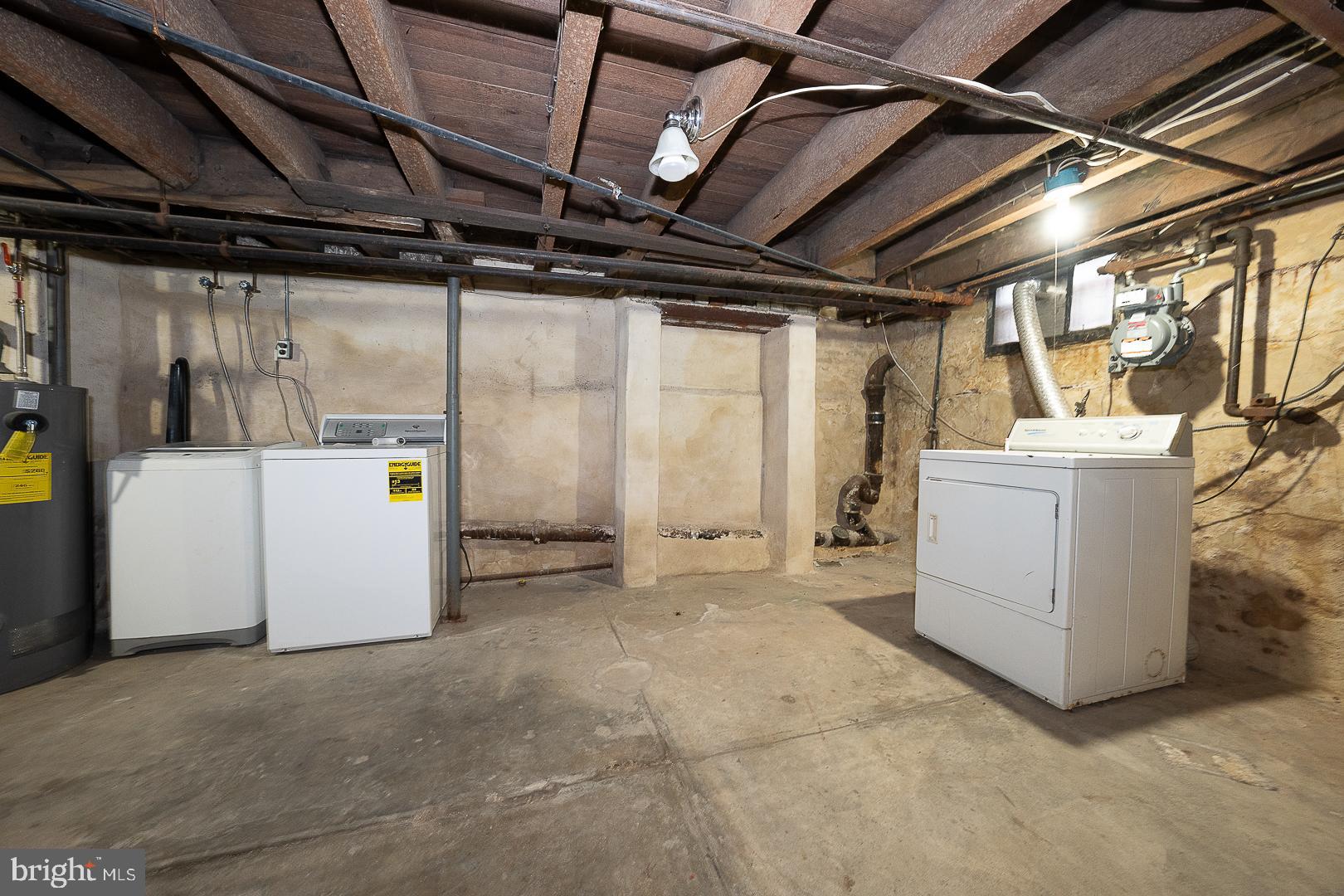 LOGAN SQUARE - Residential