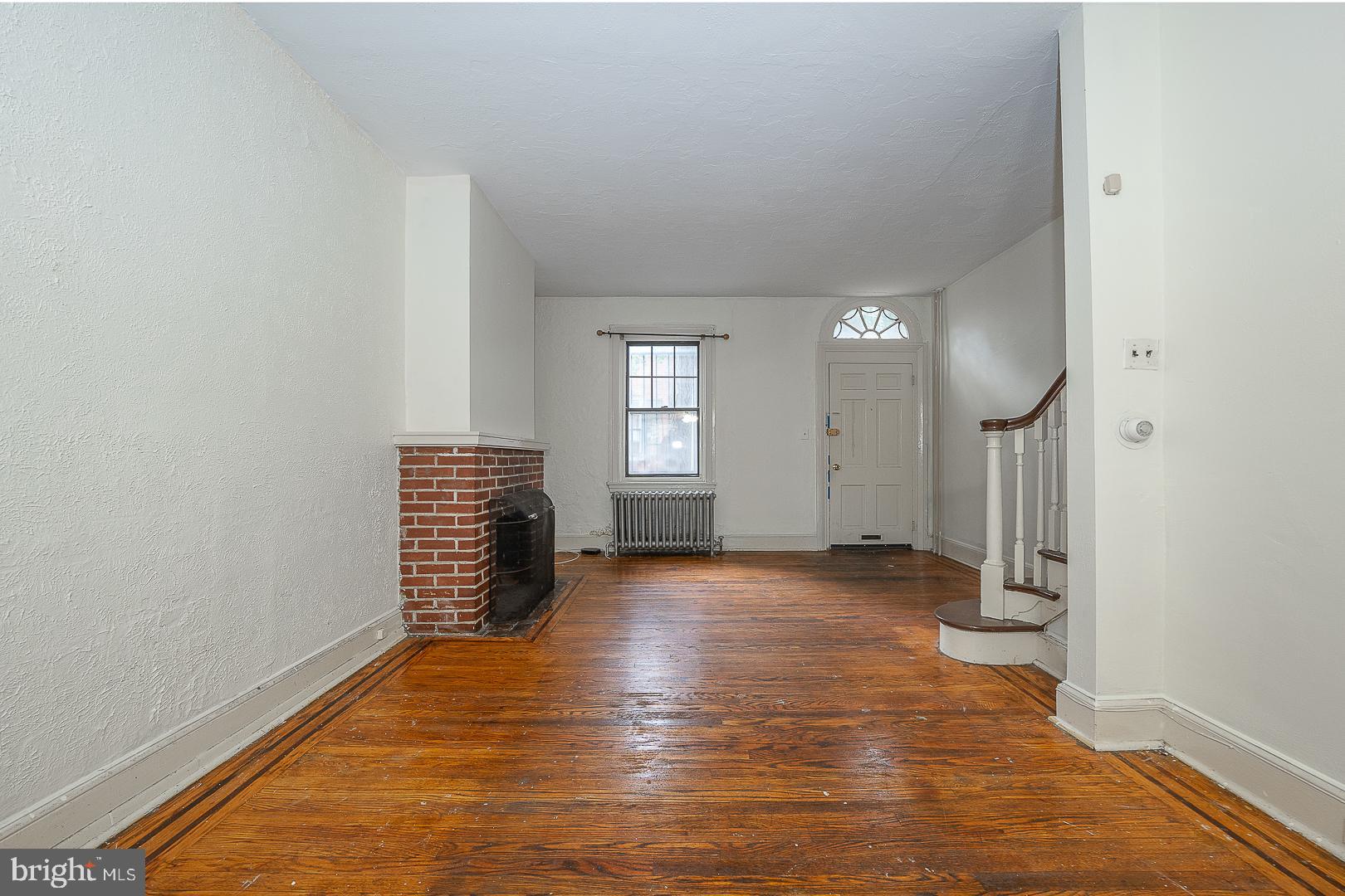 LOGAN SQUARE - Residential