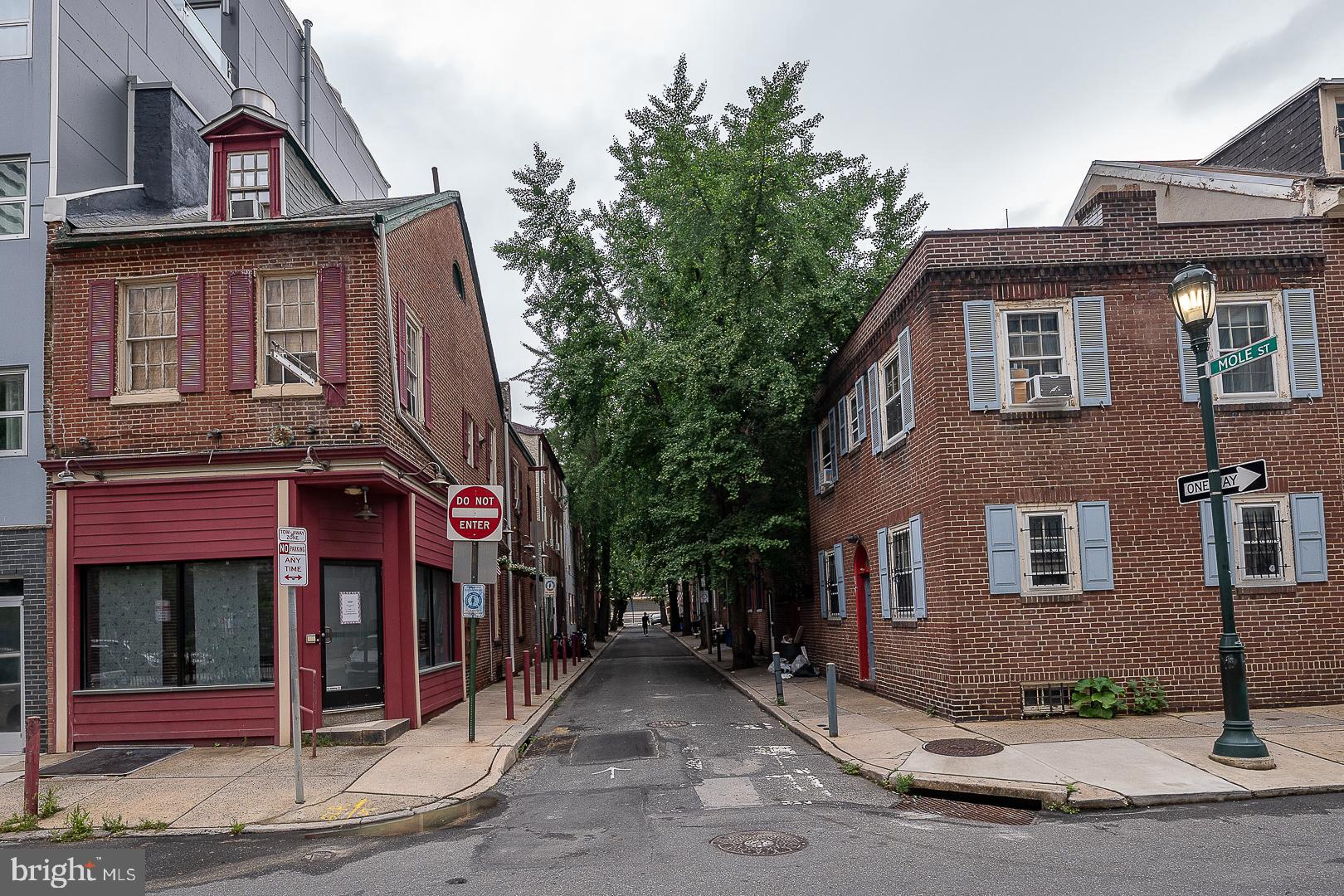 LOGAN SQUARE - Residential