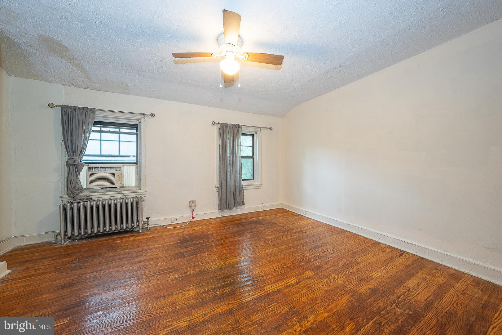 LOGAN SQUARE - Residential