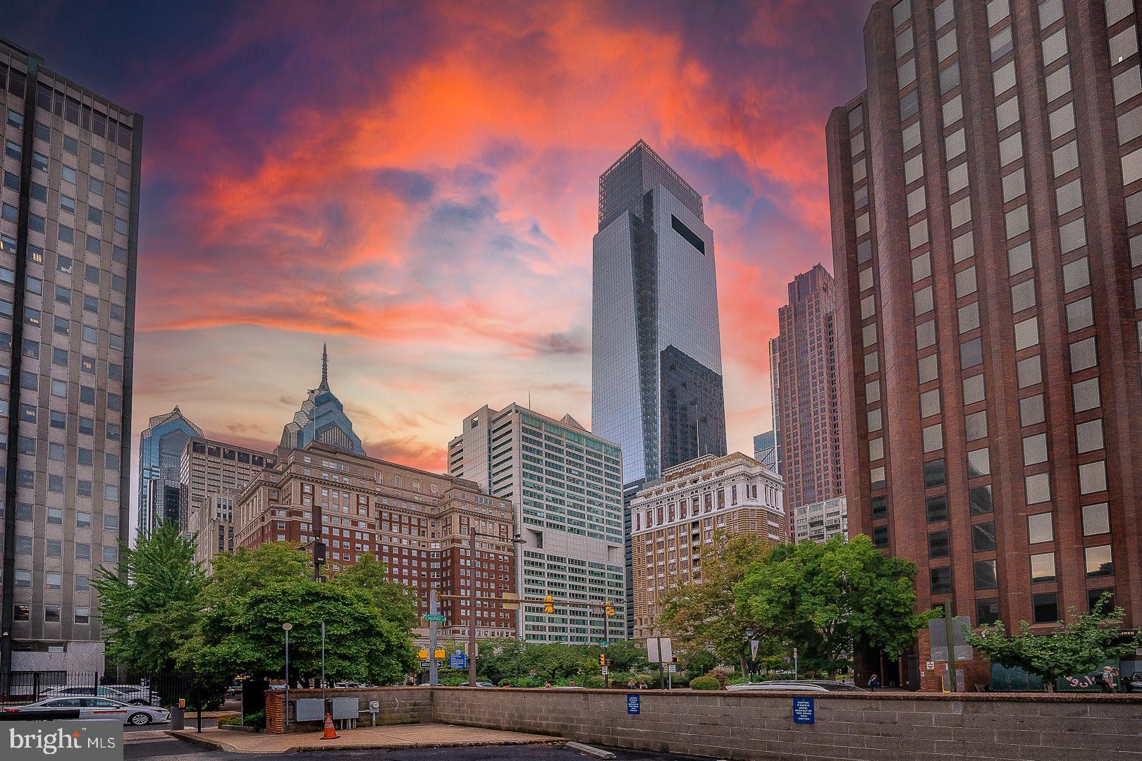 LOGAN SQUARE - Residential