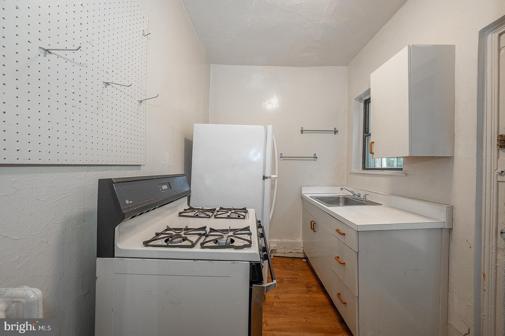 LOGAN SQUARE - Residential