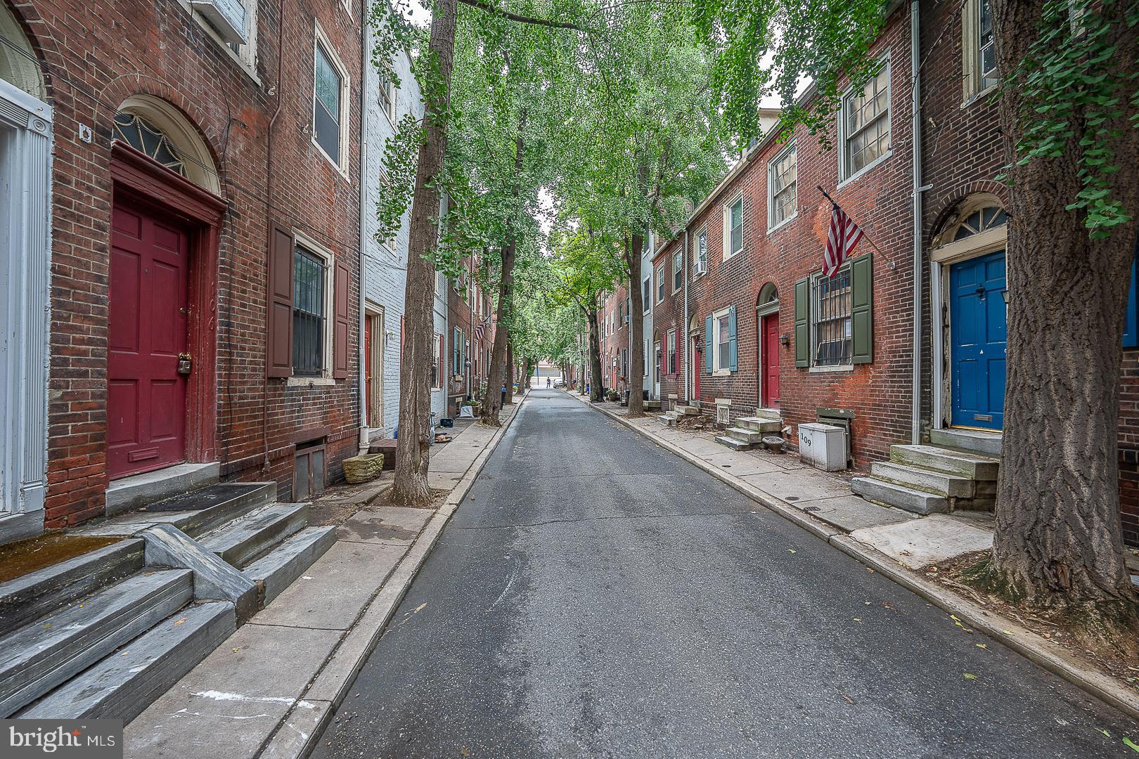 LOGAN SQUARE - Residential