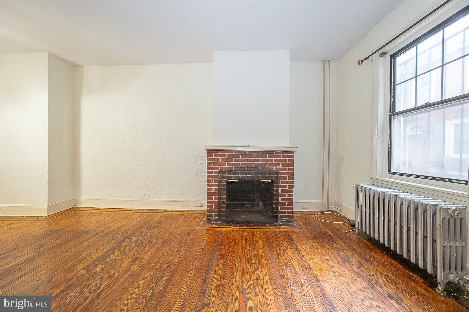 LOGAN SQUARE - Residential