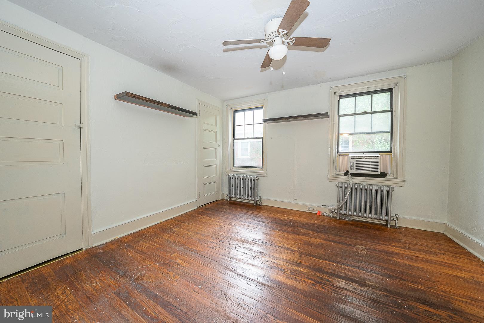 LOGAN SQUARE - Residential