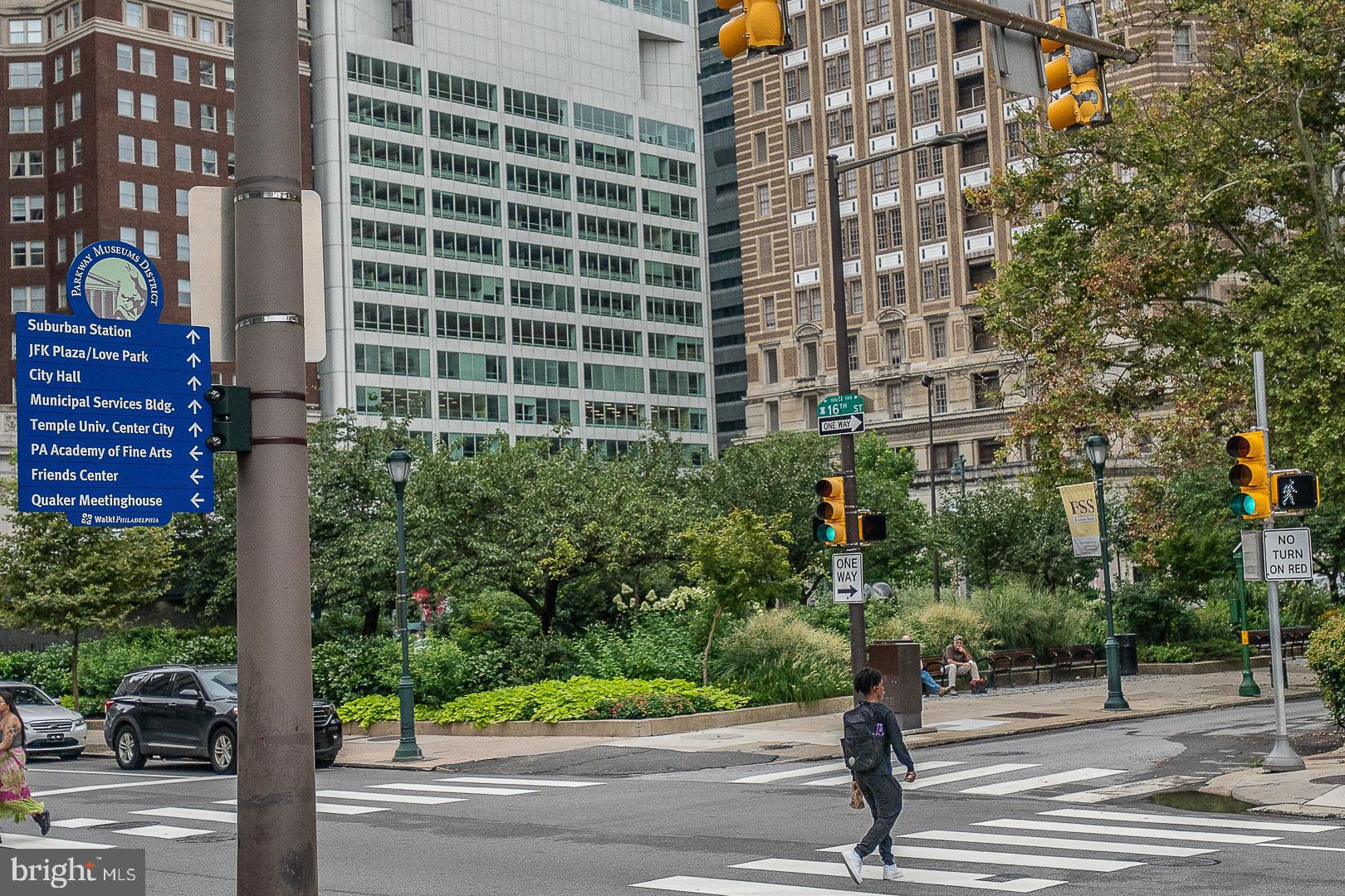 LOGAN SQUARE - Residential