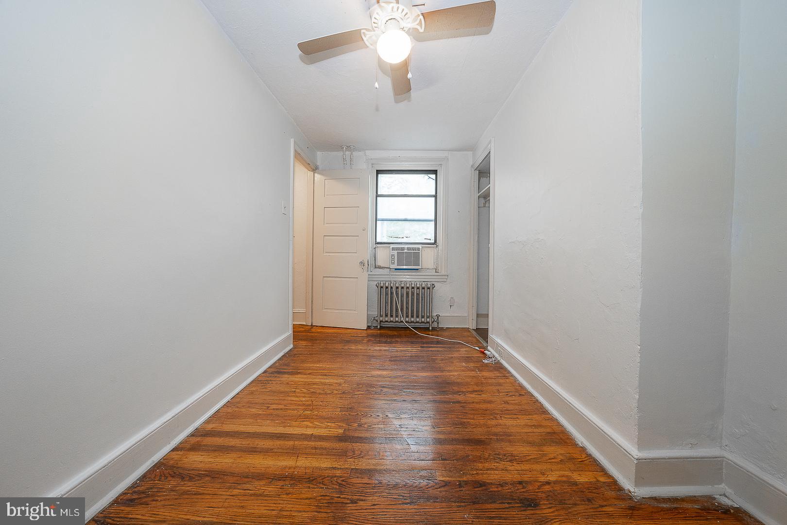 LOGAN SQUARE - Residential