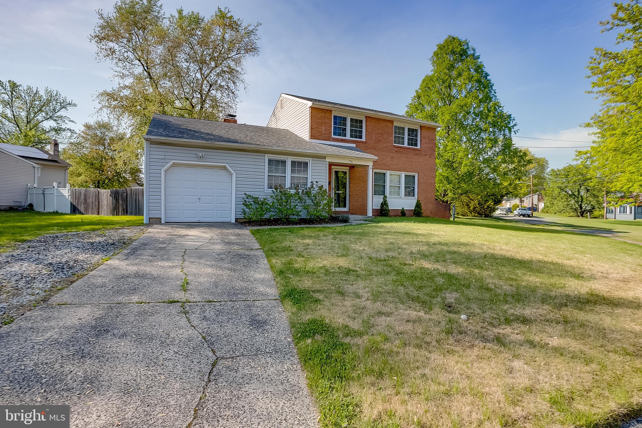 174 SCHOOLHOUSE LN
