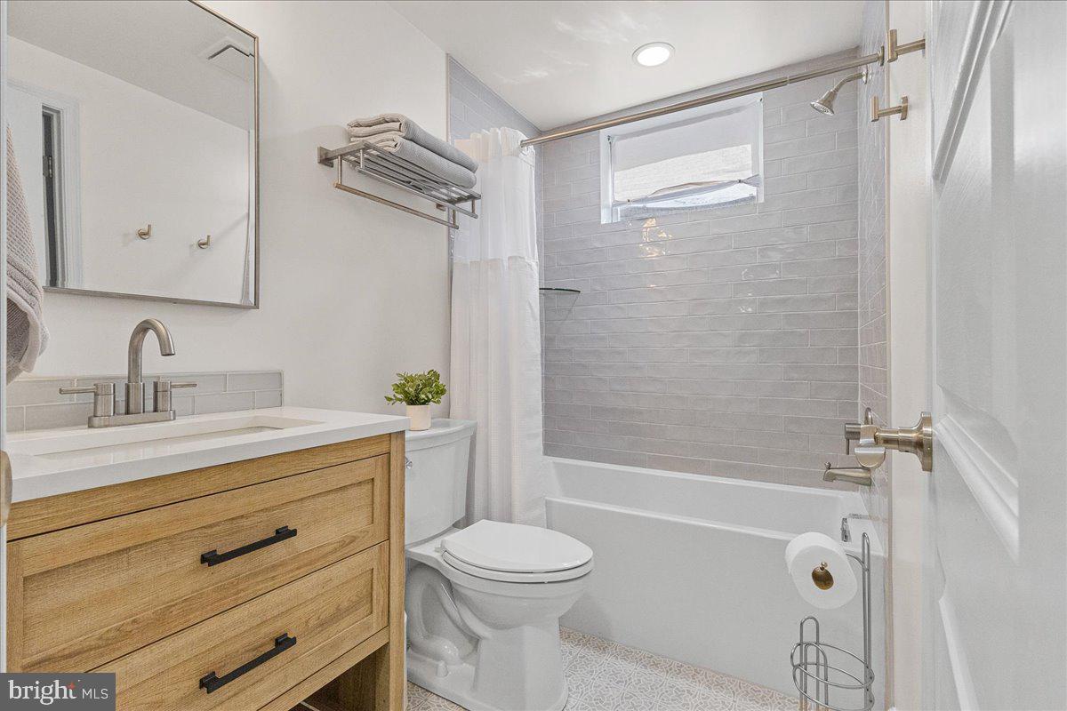 MONTCLAIR - Residential