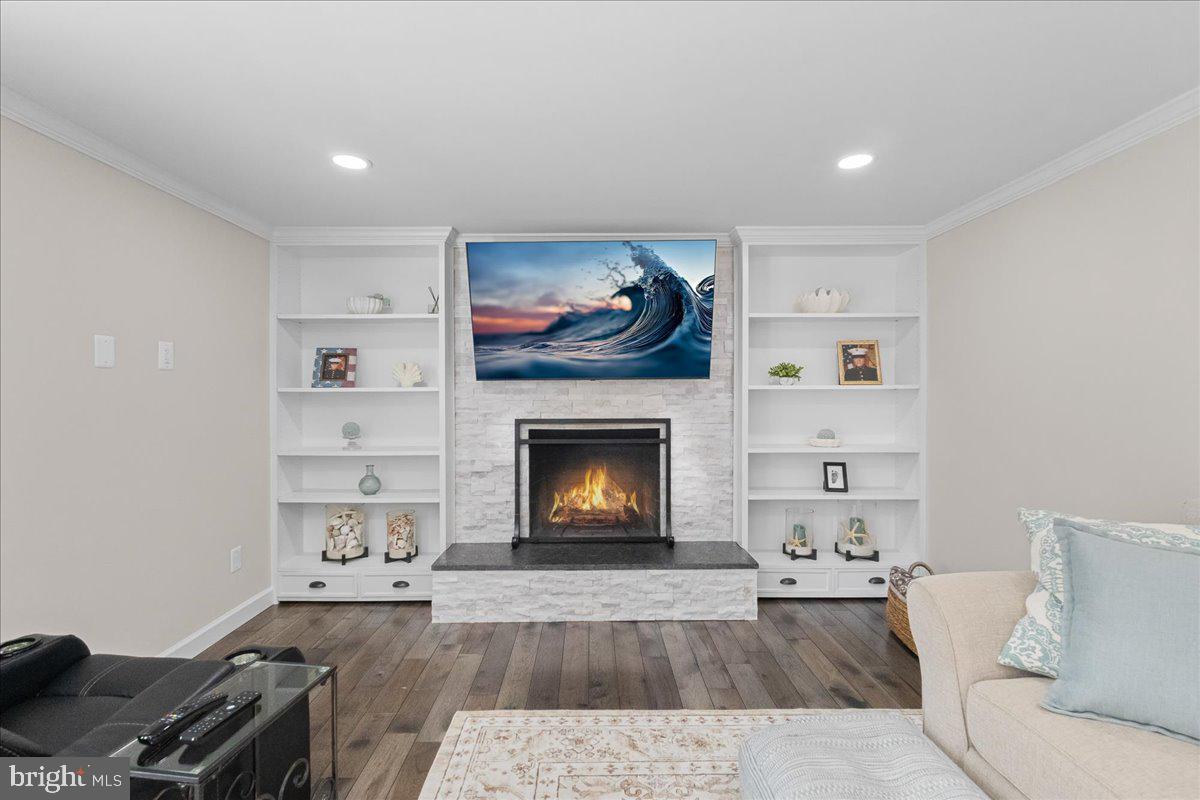 MONTCLAIR - Residential