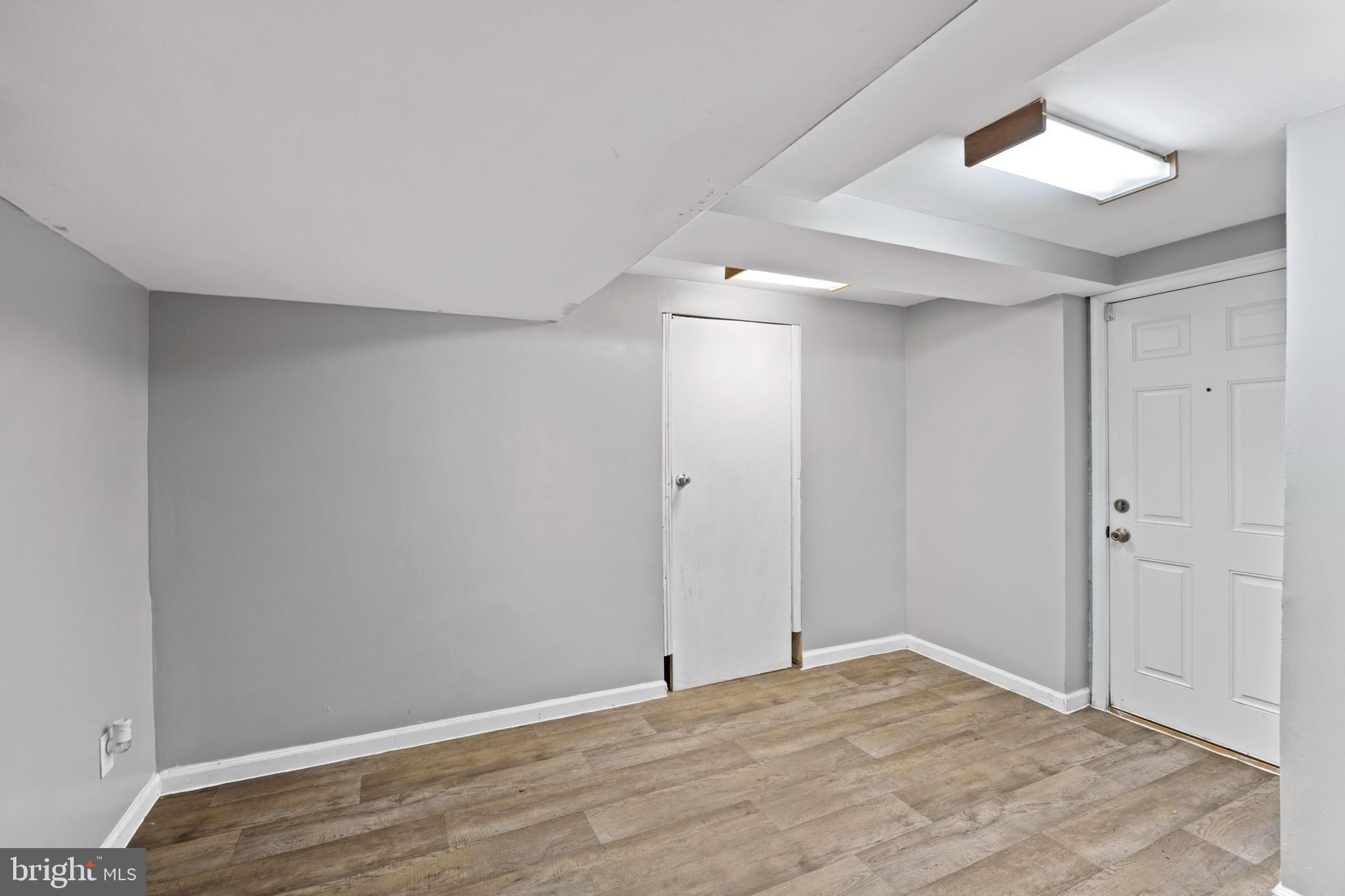 FOREST MANOR - Residential