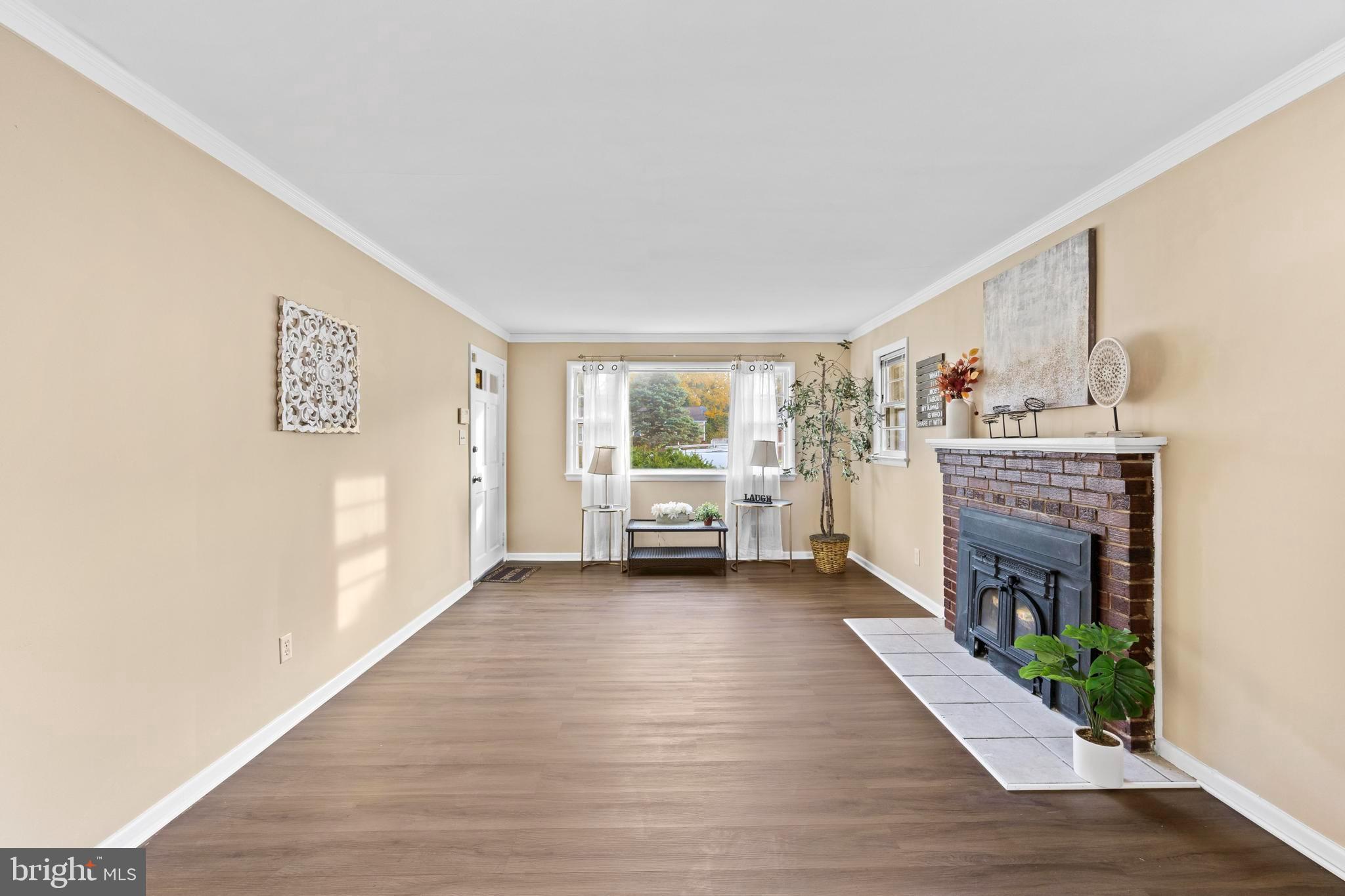 FOREST MANOR - Residential