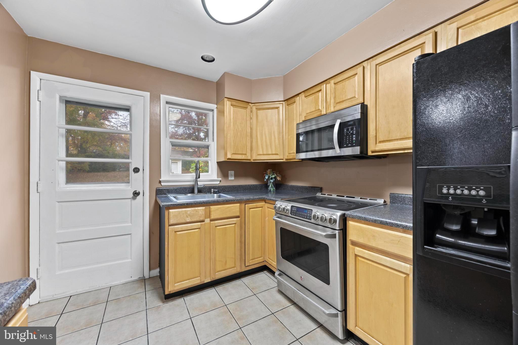 FOREST MANOR - Residential