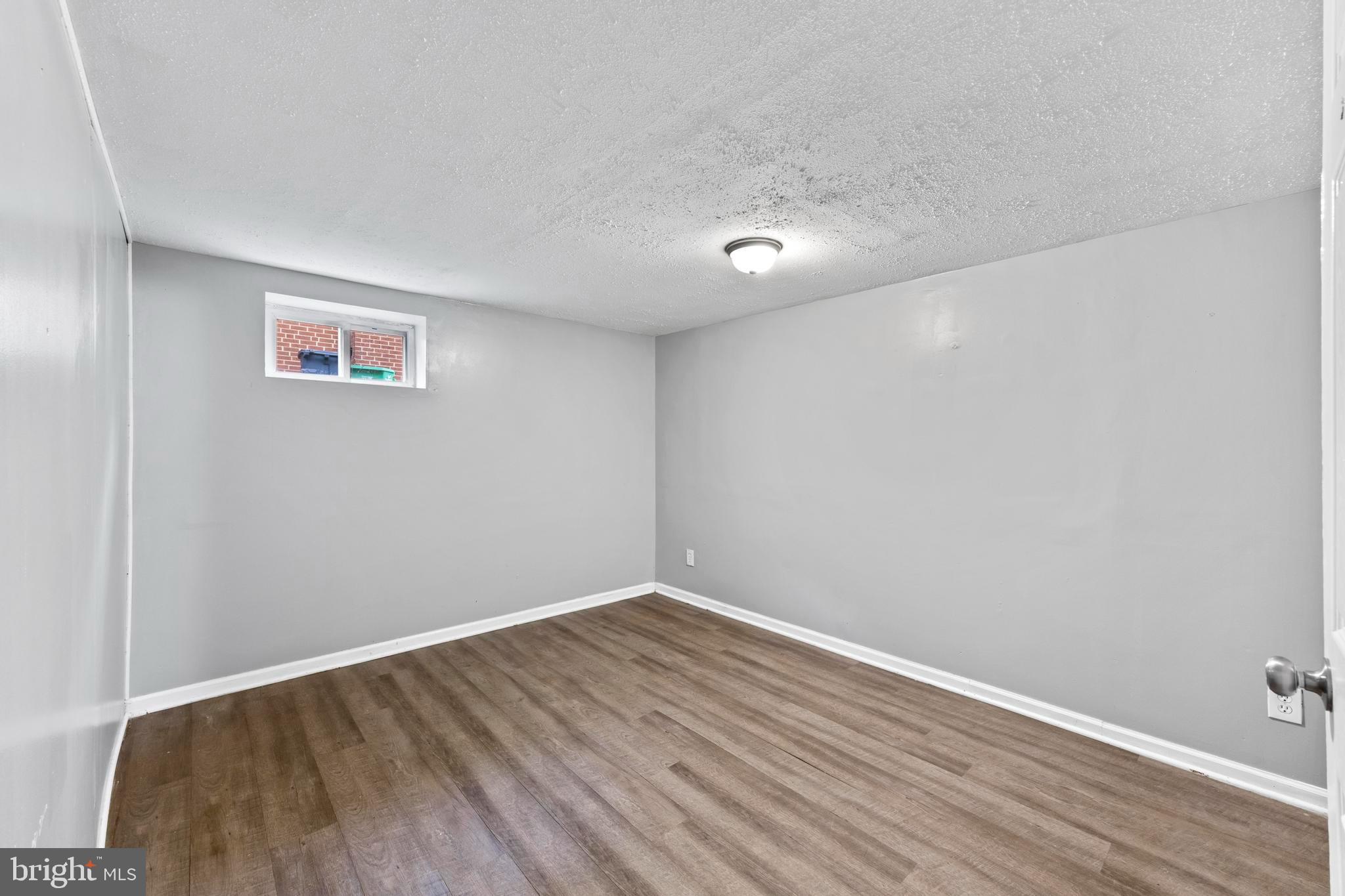 FOREST MANOR - Residential