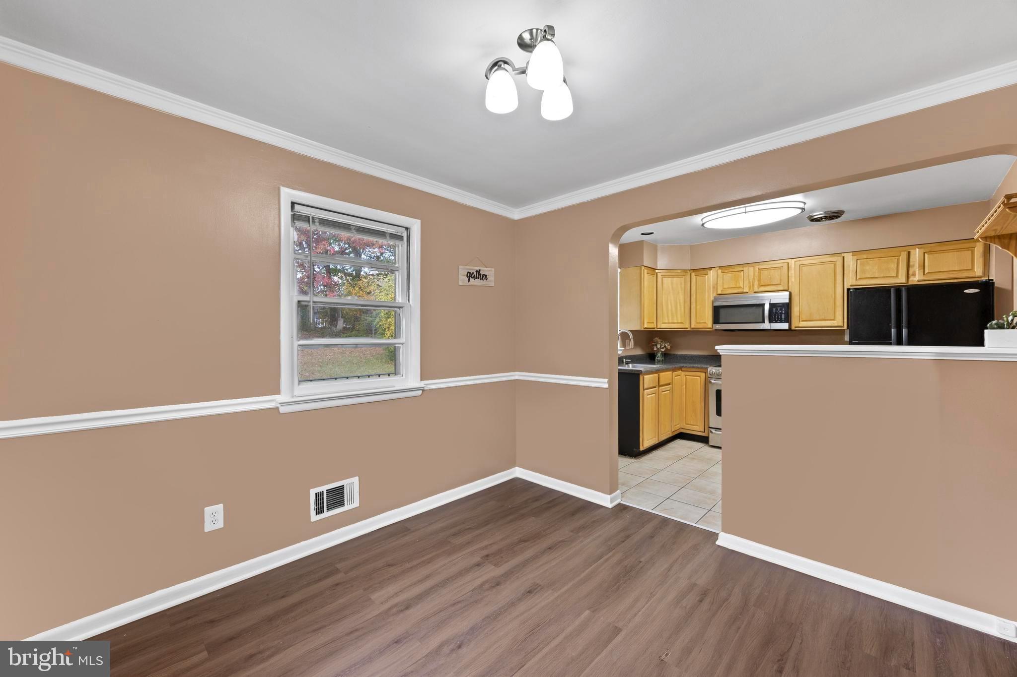 FOREST MANOR - Residential