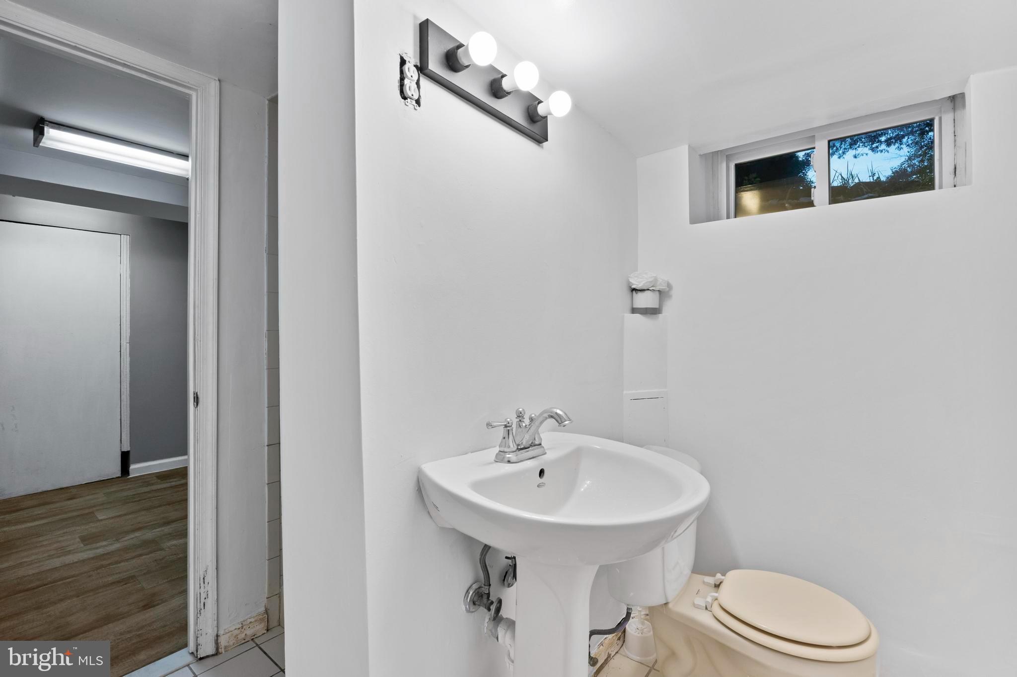 FOREST MANOR - Residential