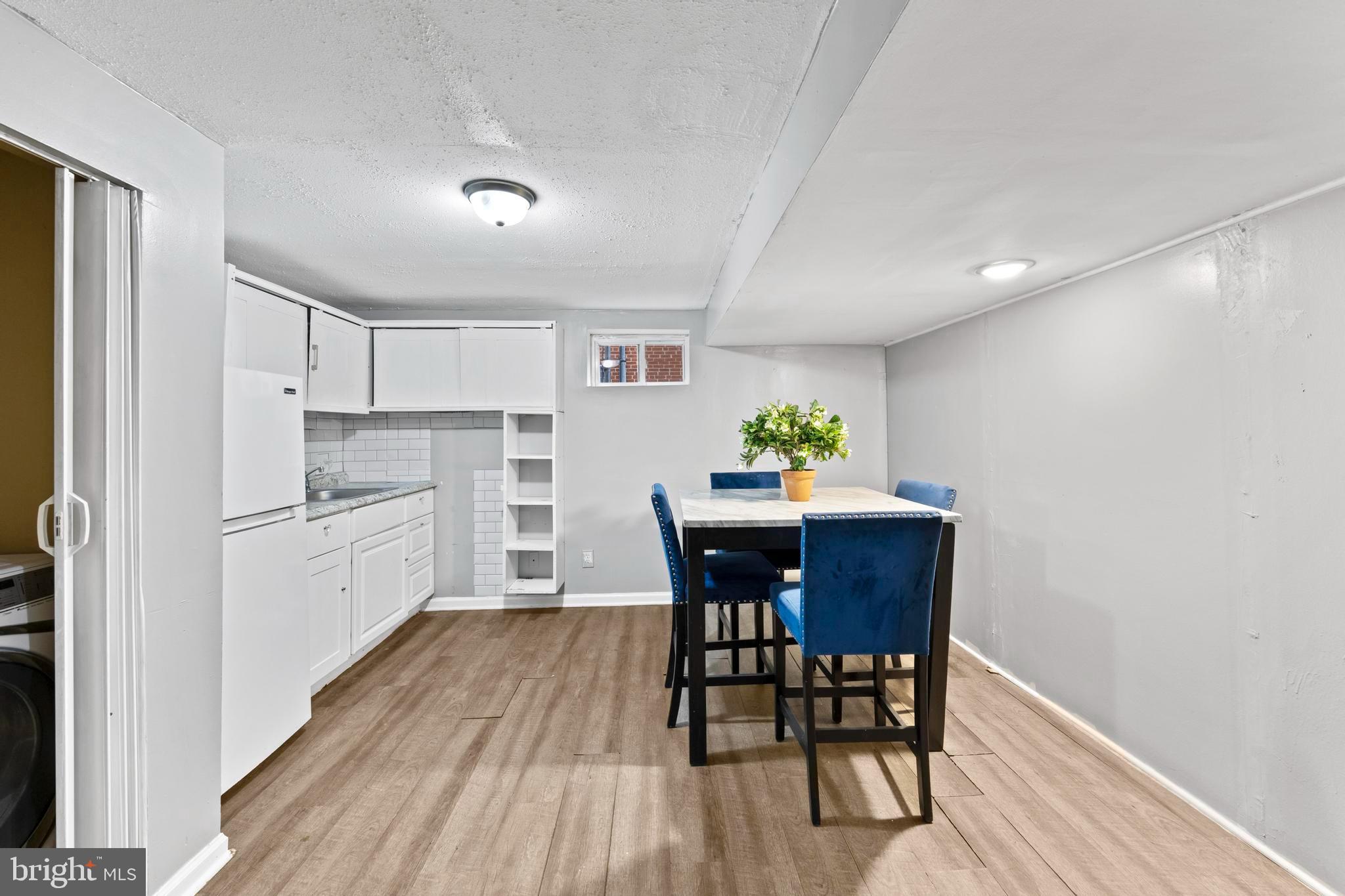 FOREST MANOR - Residential