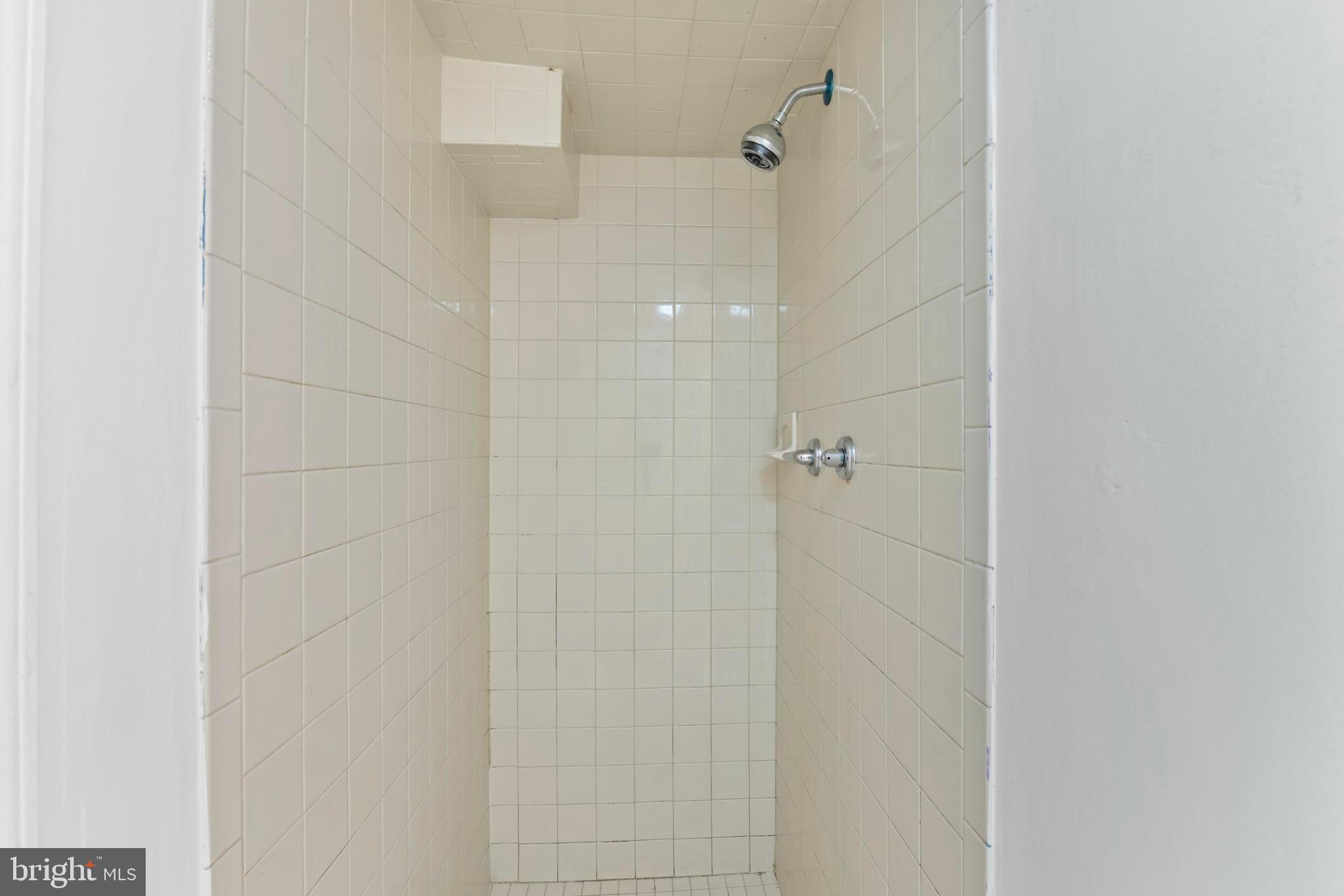 FOREST MANOR - Residential