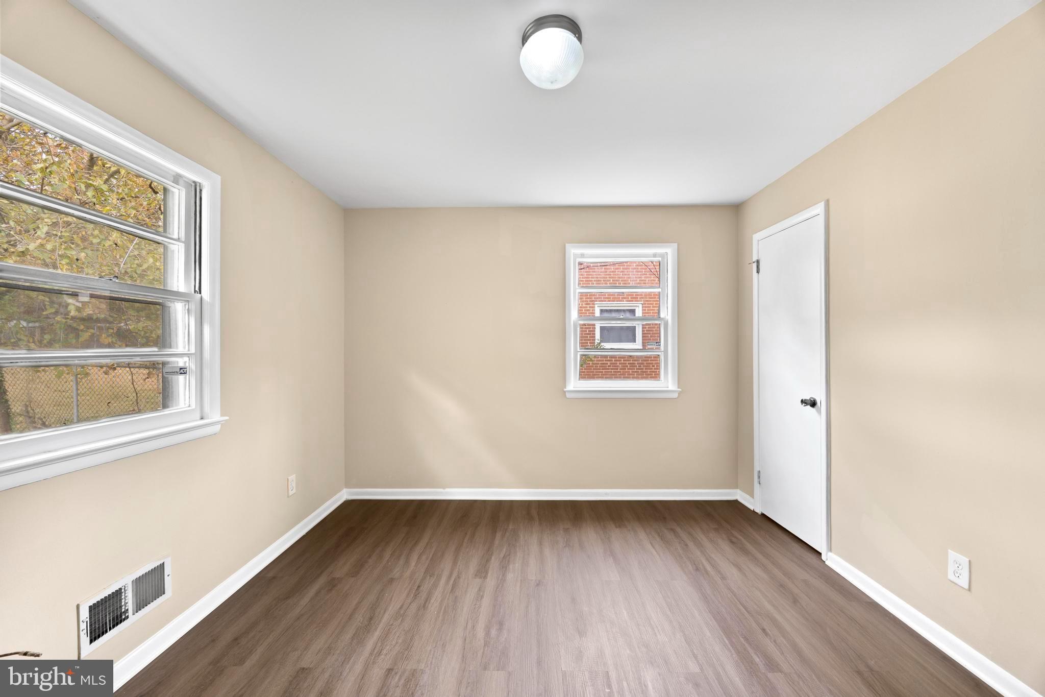 FOREST MANOR - Residential