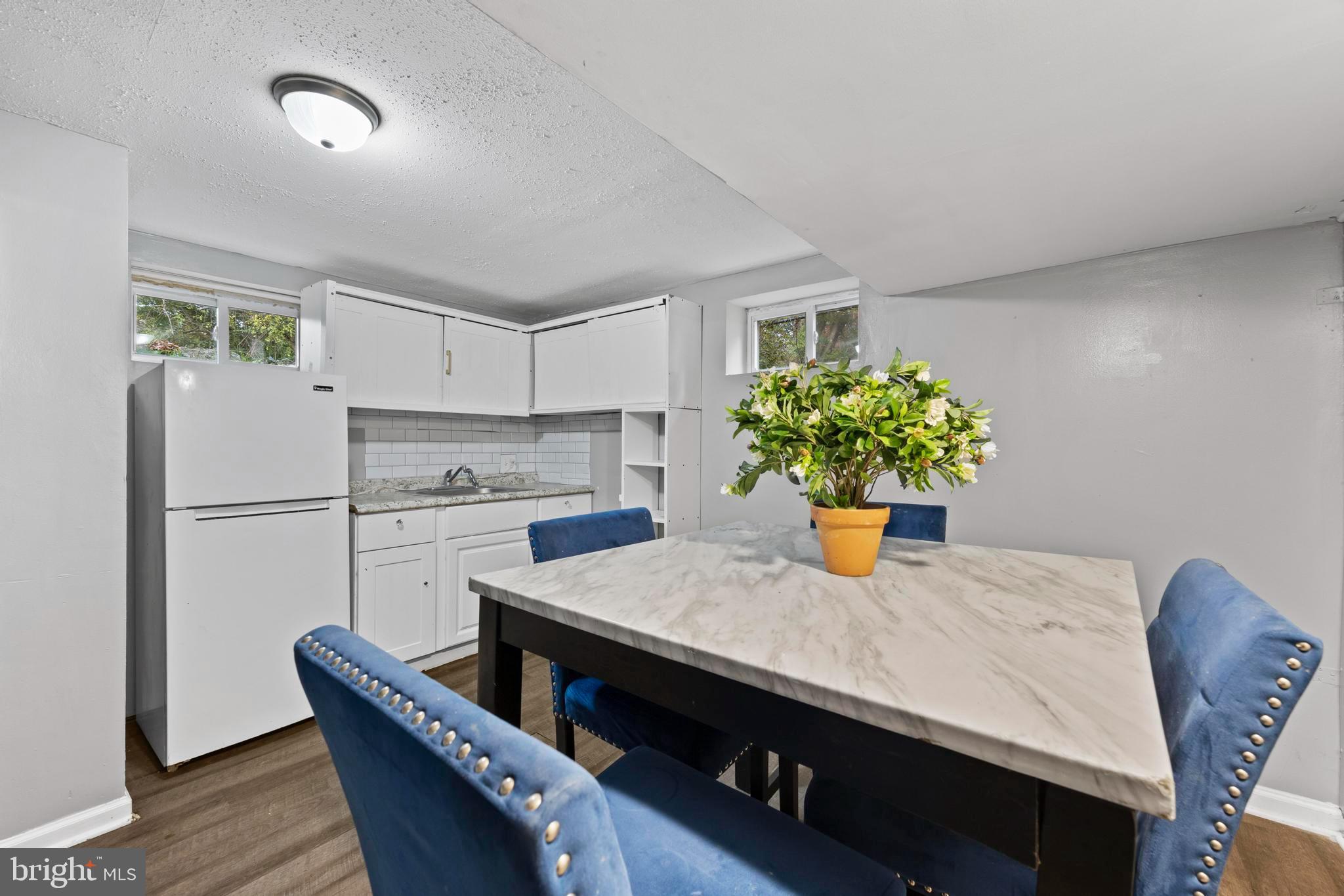 FOREST MANOR - Residential