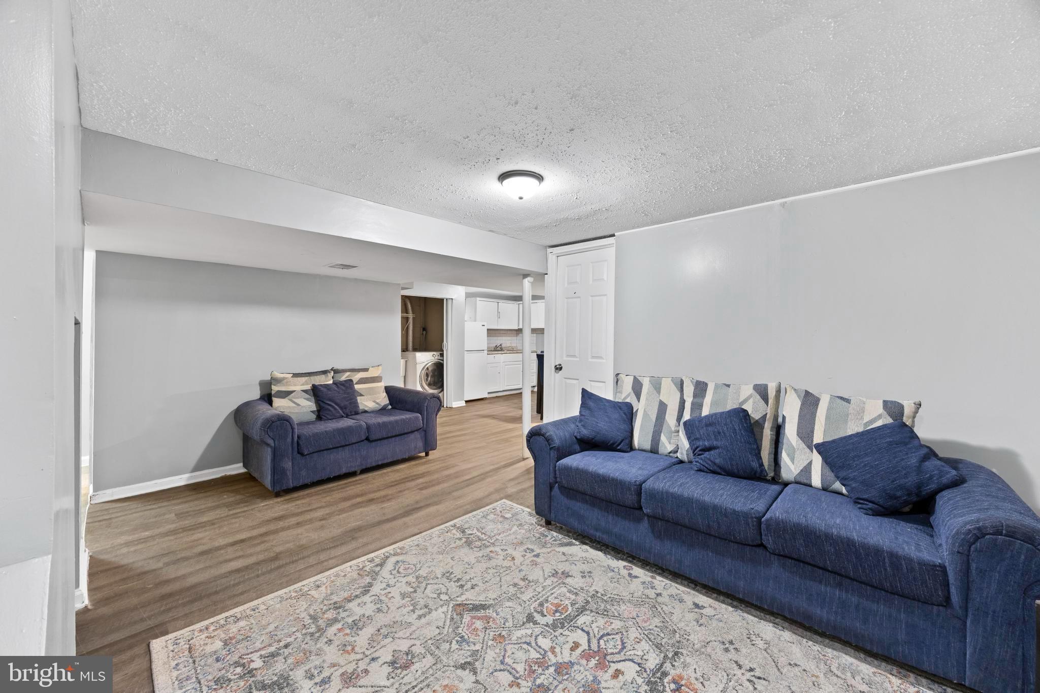 FOREST MANOR - Residential