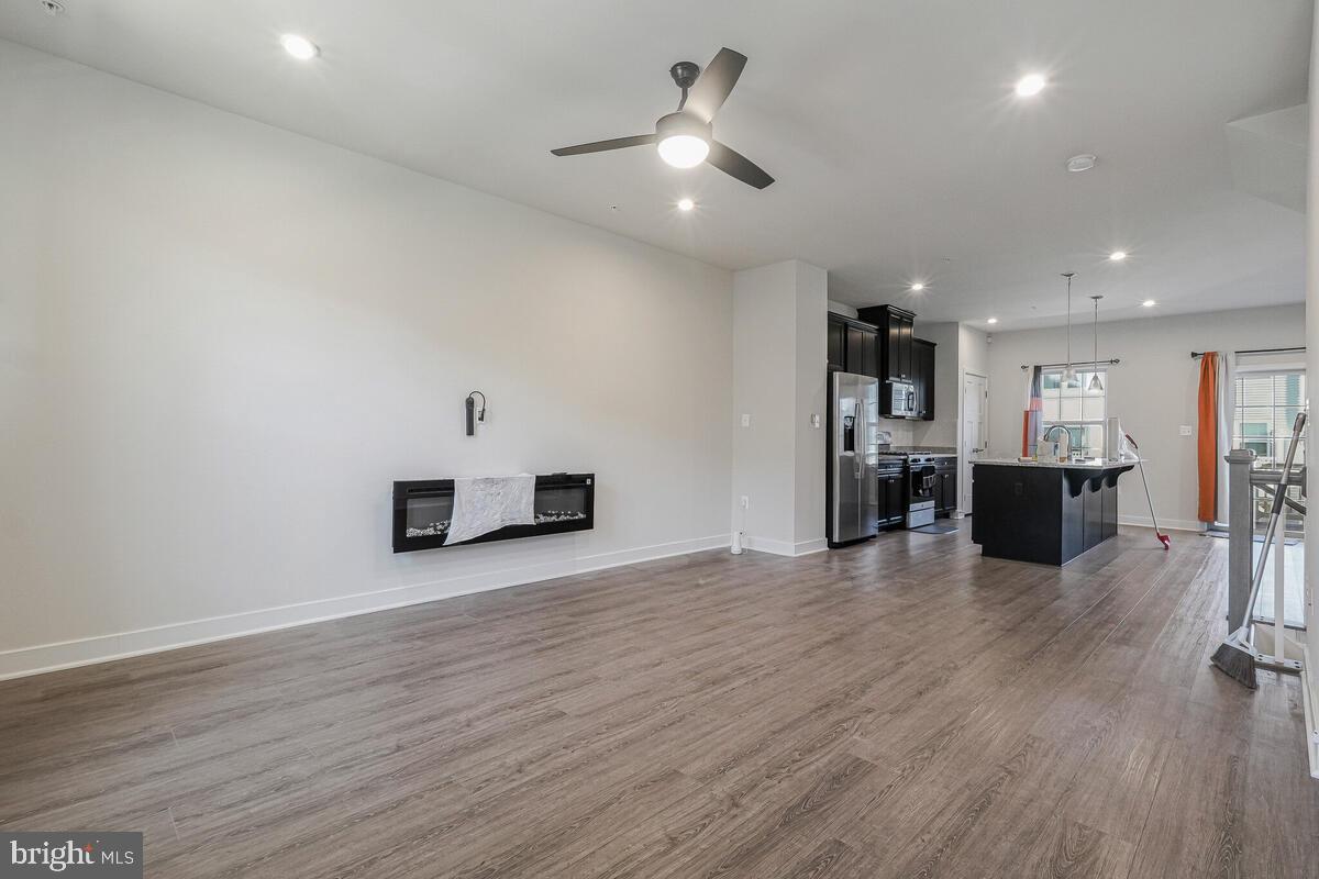 TIMOTHY BRANCH TOWNS - Residential Lease