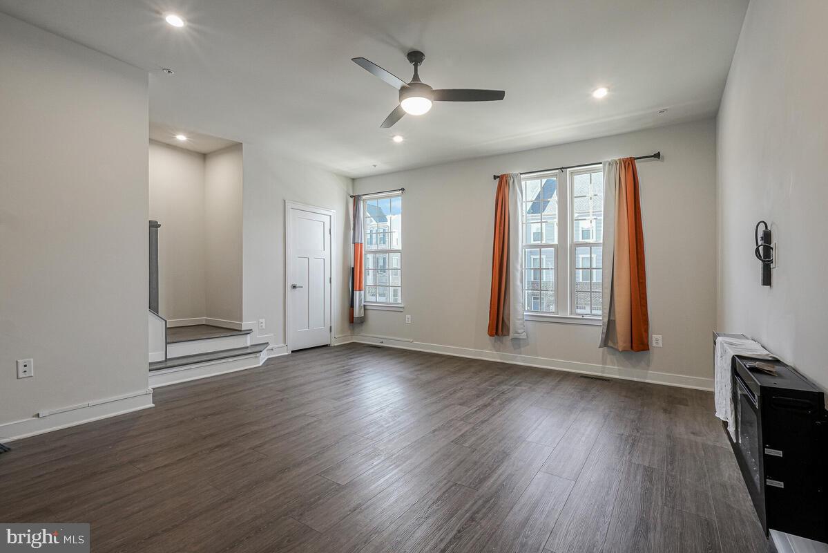 TIMOTHY BRANCH TOWNS - Residential Lease