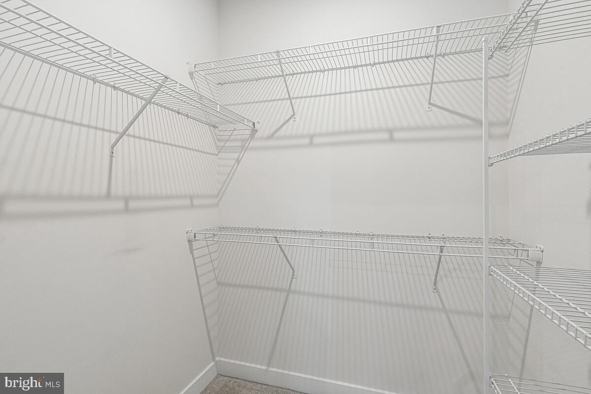 TIMOTHY BRANCH TOWNS - Residential Lease