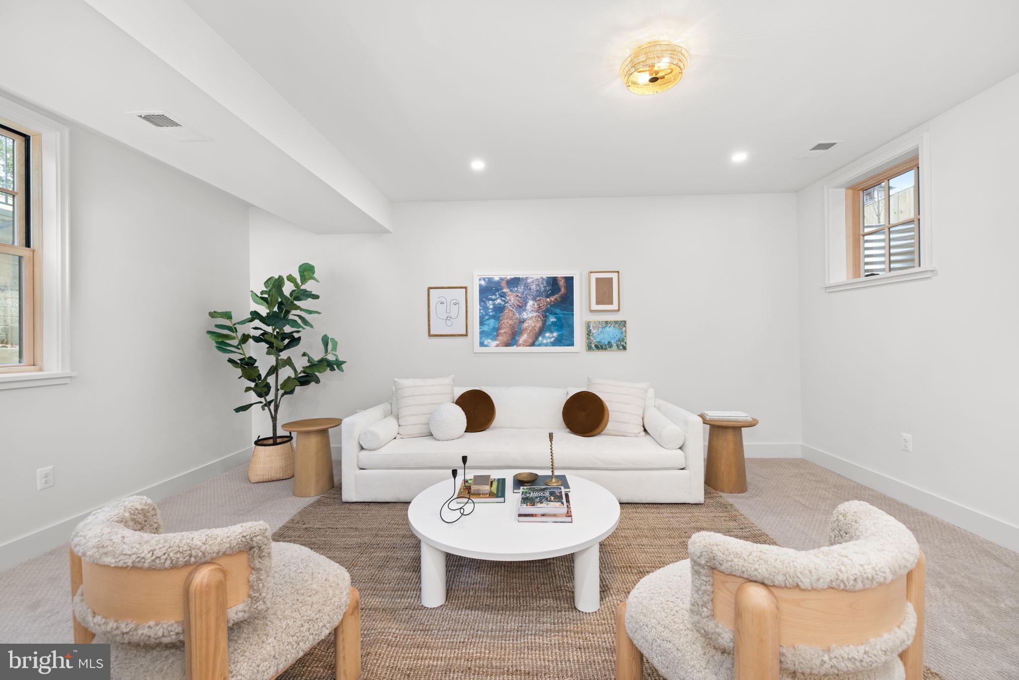 ROSEMONT - Residential