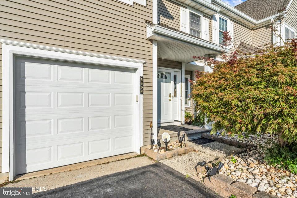 5302 BELMONT COURT