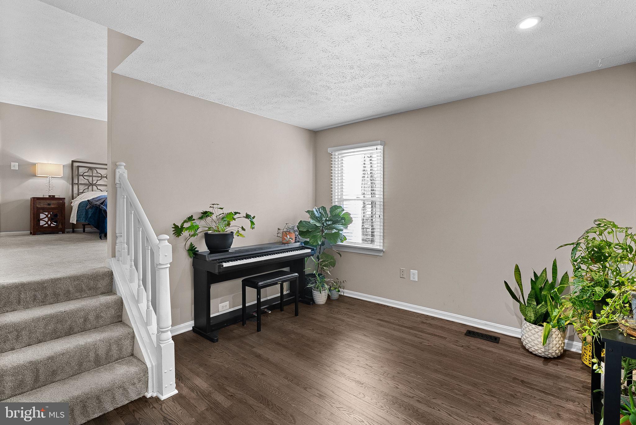 COUNTRYSIDE - Residential