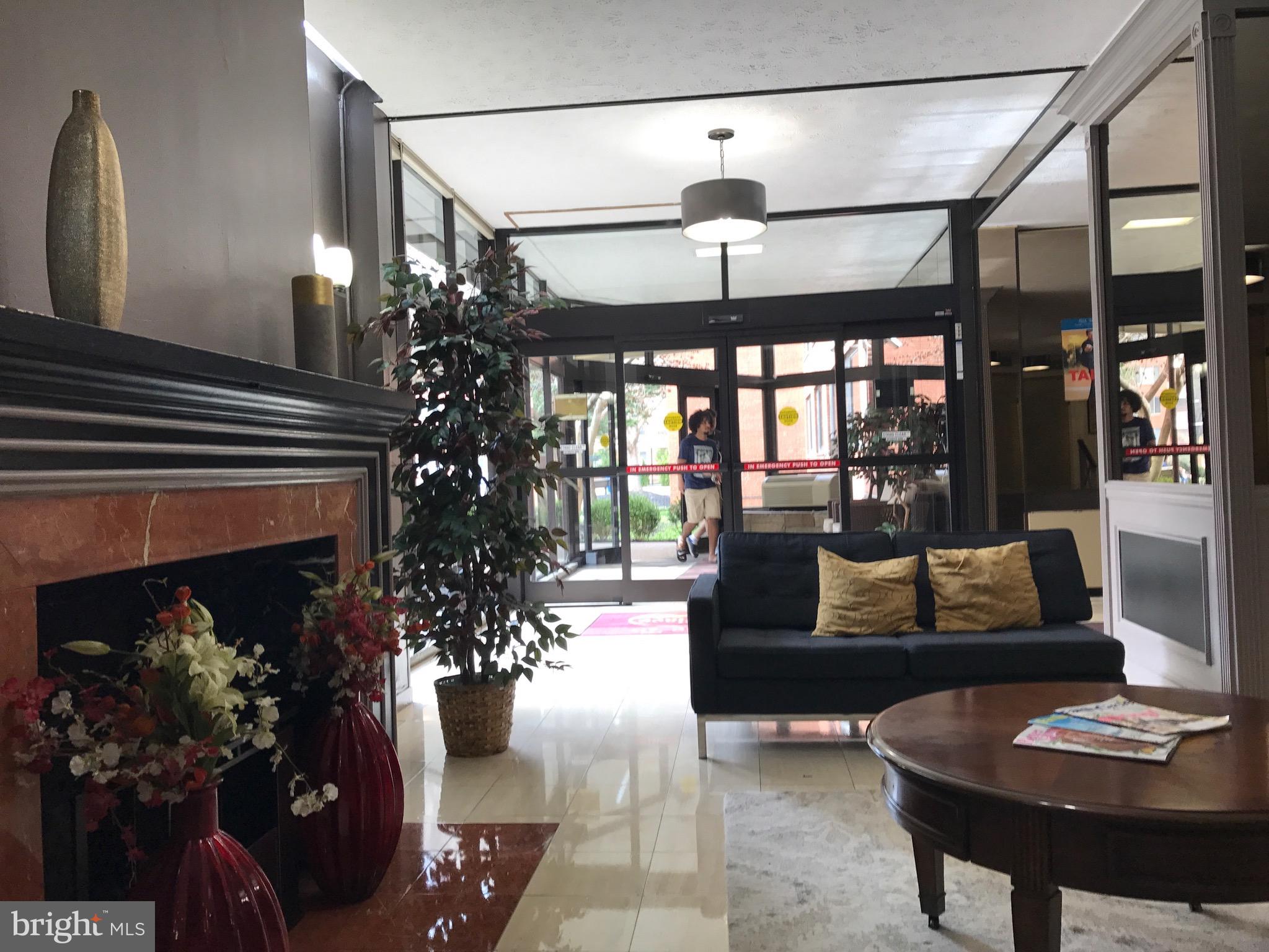 1021 ARLINGTON BOULEVARD 1017