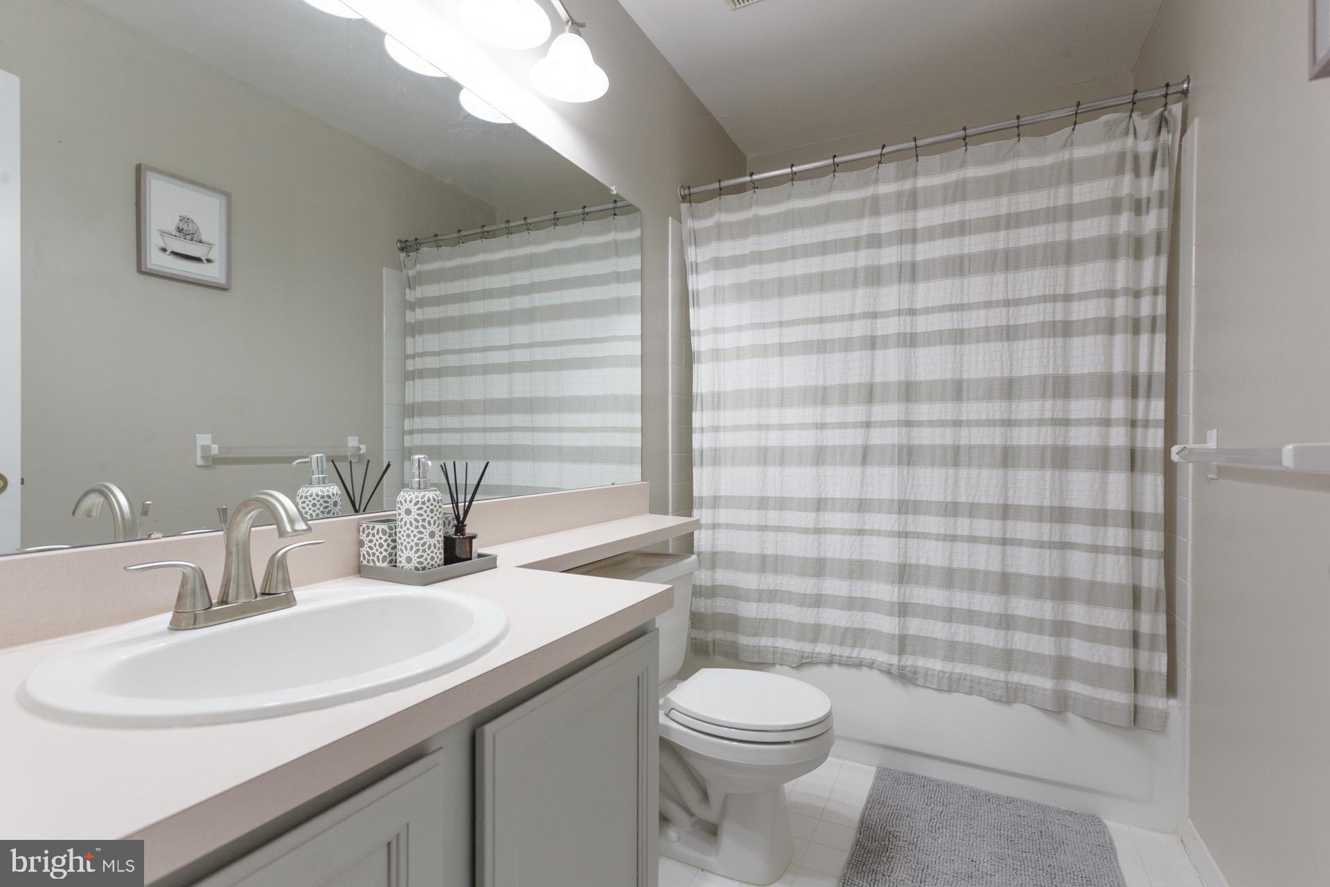 NEWTOWN GRANT - Residential Lease