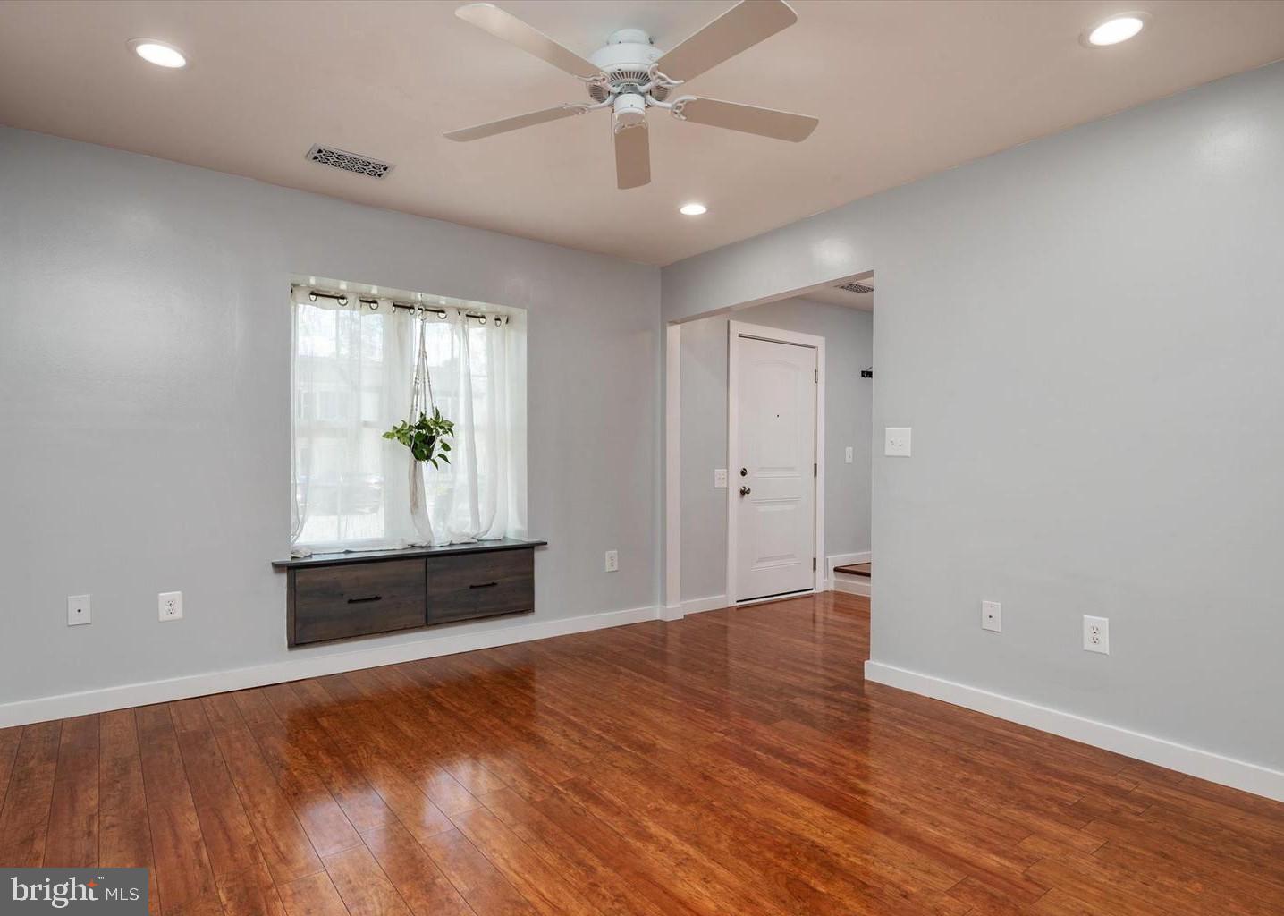 ST CHARLES SUB - WAKEFIELD - Residential Lease